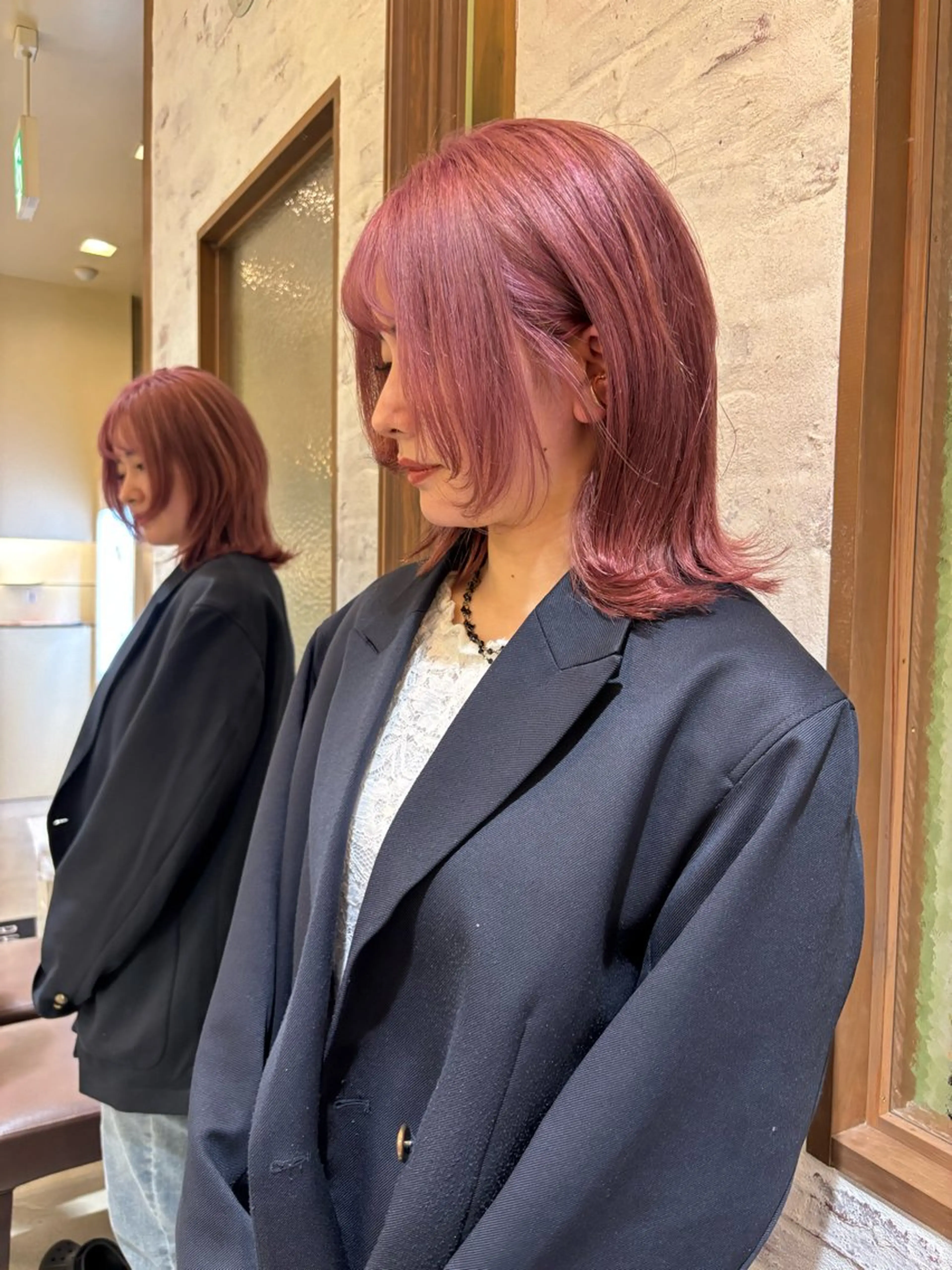 ミディアム ヘアアレンジ ヘアカラー 髙木琉菜／レイヤー パーソナルカラーのヘアスタイル