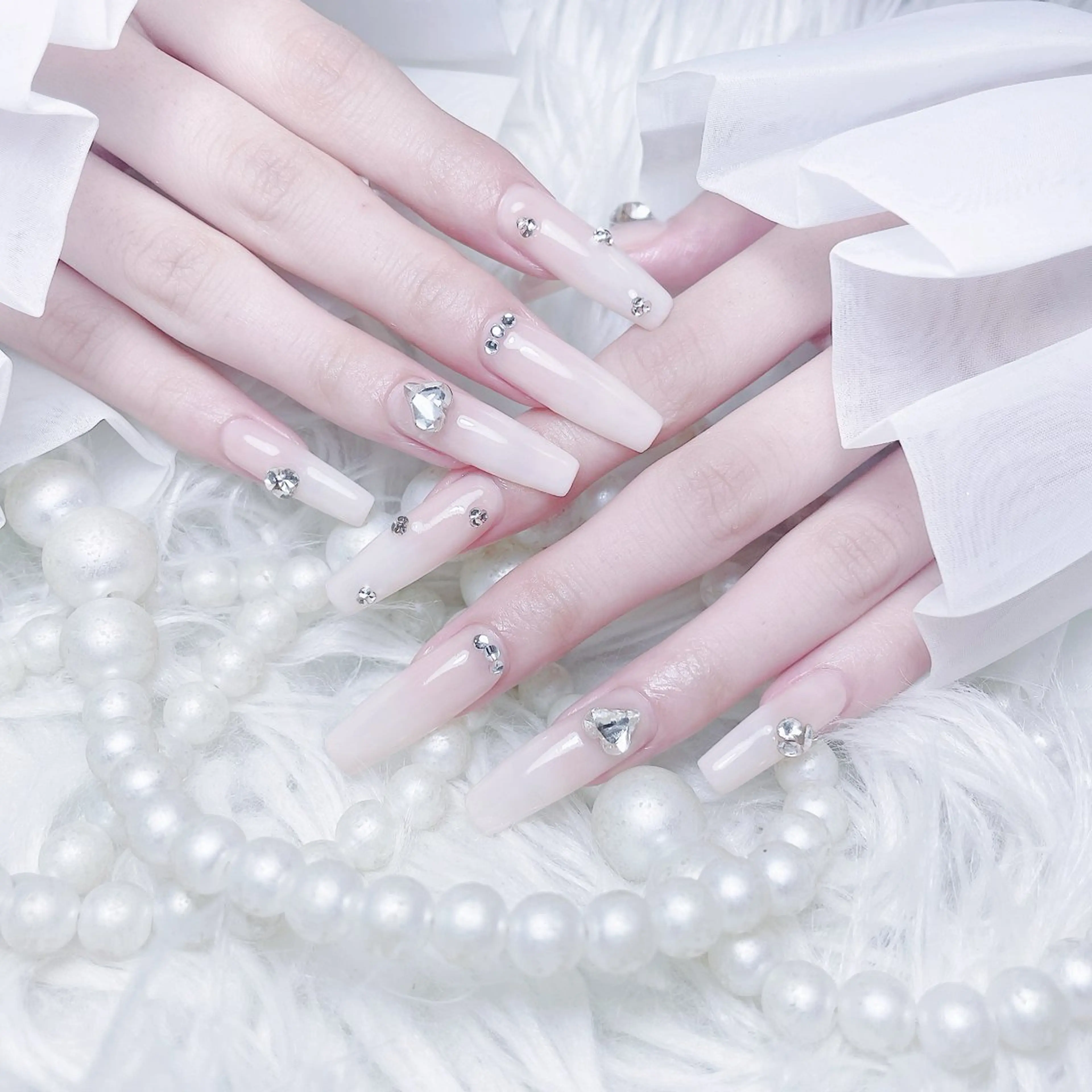 ネイル チークネイル 長さ出し フラワーネイル フレンチネイル ガーリー ハンドネイル NEW NAIL 池袋のネイルデザイン