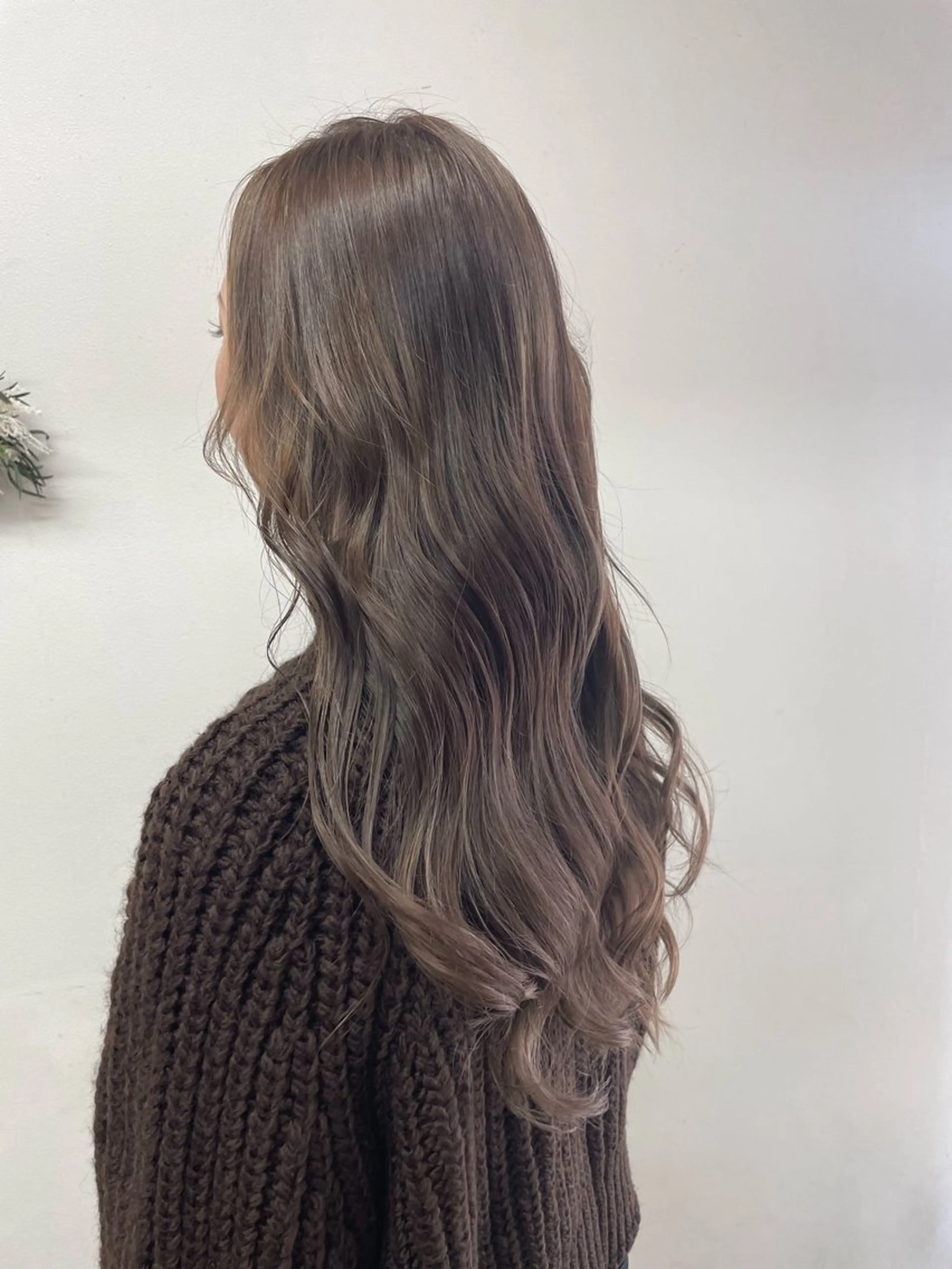 ロング ヘアカラー AKI💛 すみれのマツエク・マツパデザイン