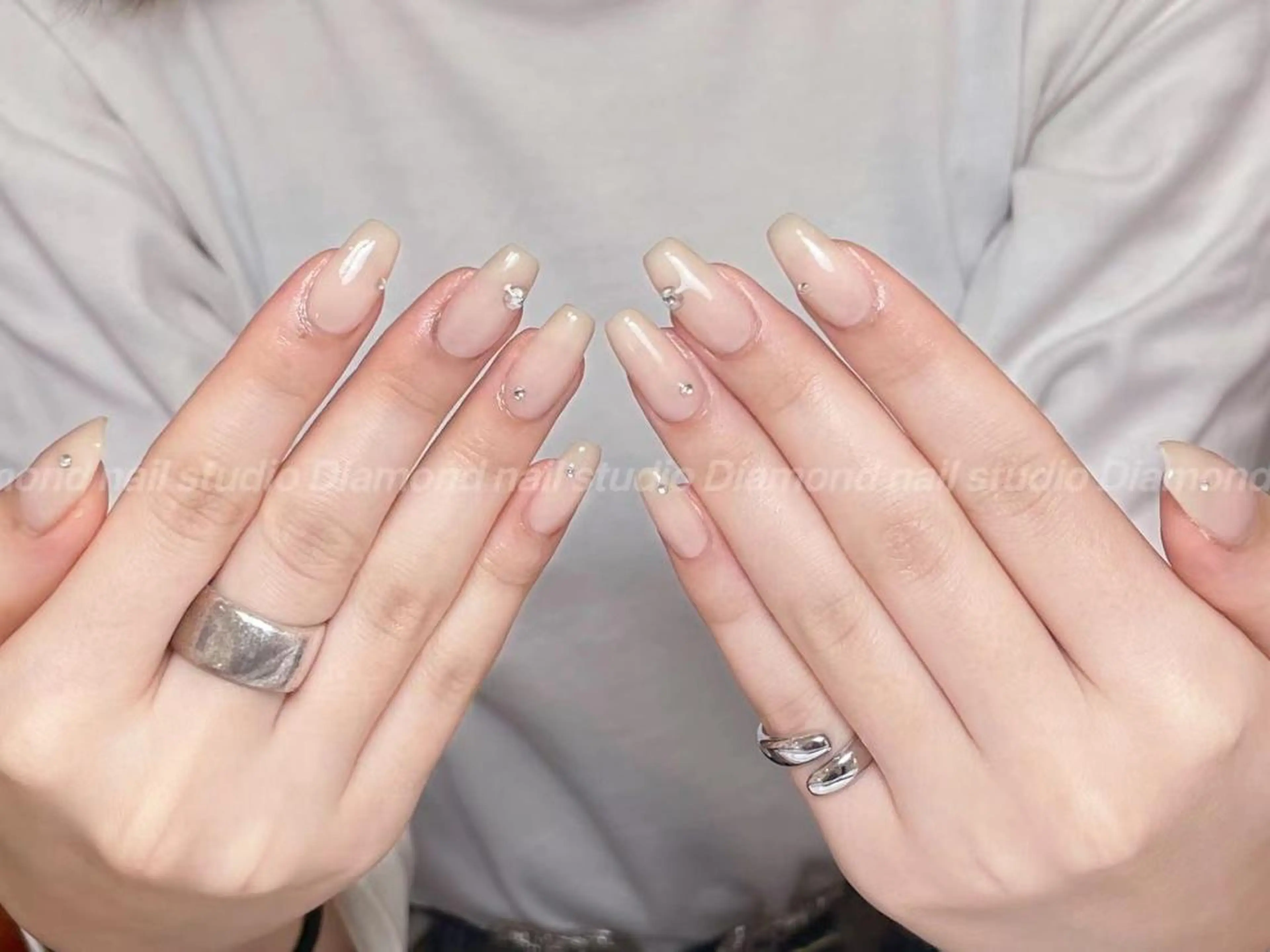 ネイル アートネイル オーロラネイル ガーリー キラキラネイル 韓国ネイル ハンドネイル ハンドケア Plenty 🚢のネイルデザイン