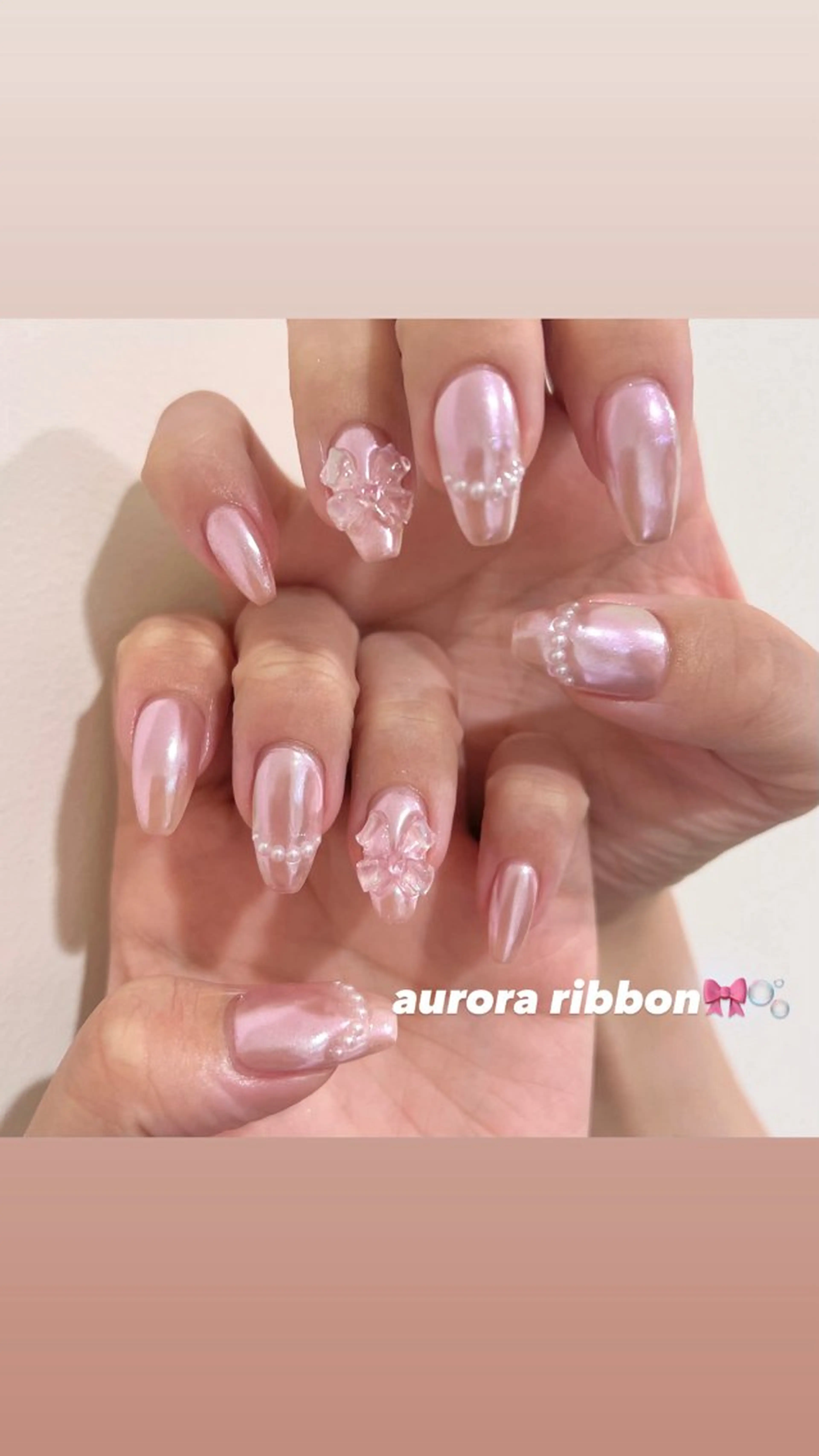 ネイル オーロラネイル ピンク ホワイト 🎀チーク/ちゅるん 🫧chisa🎀のネイルデザイン