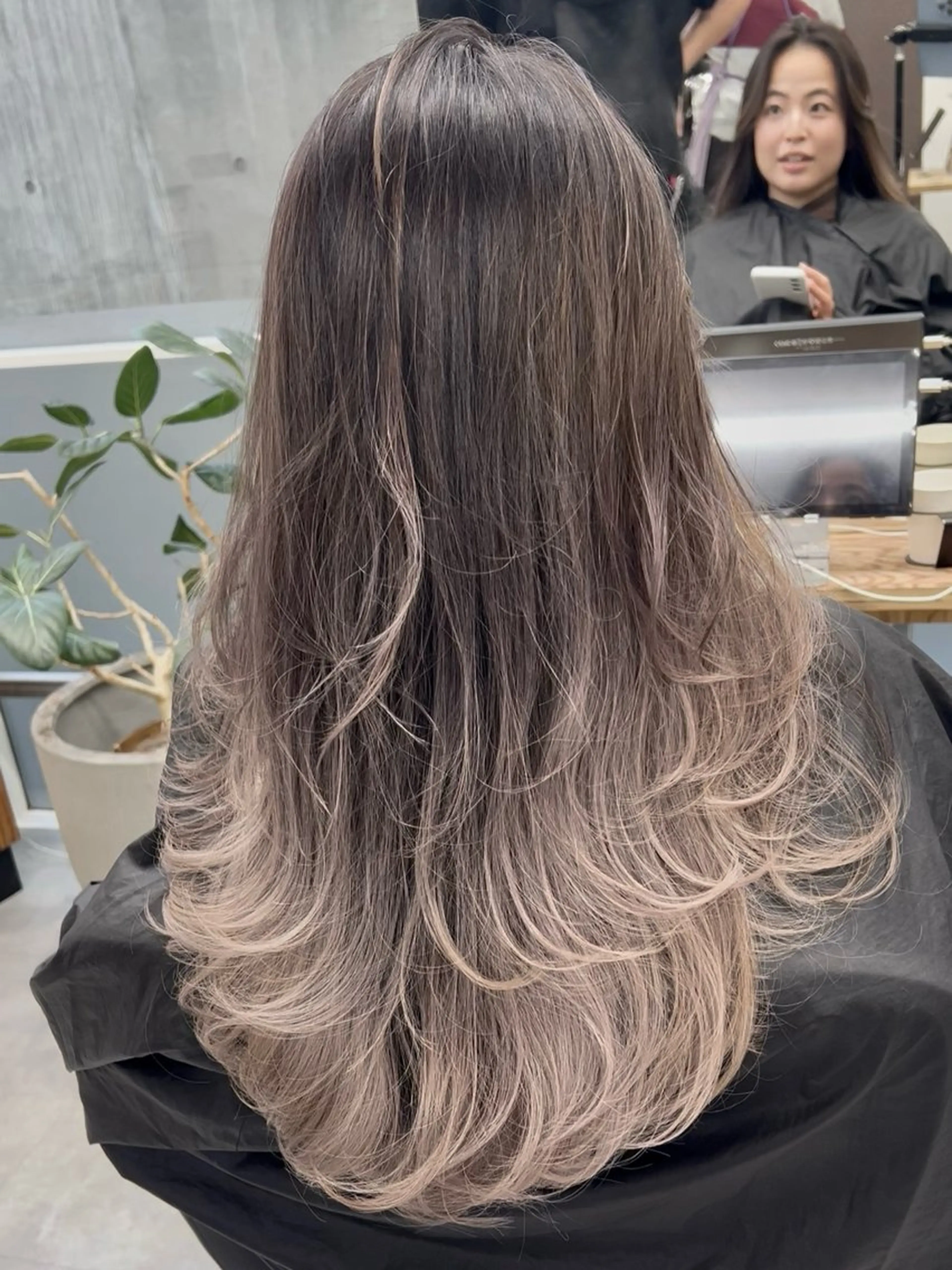 ロング カラー ヘアカラー トリートメント welring hair salonのヘアスタイル