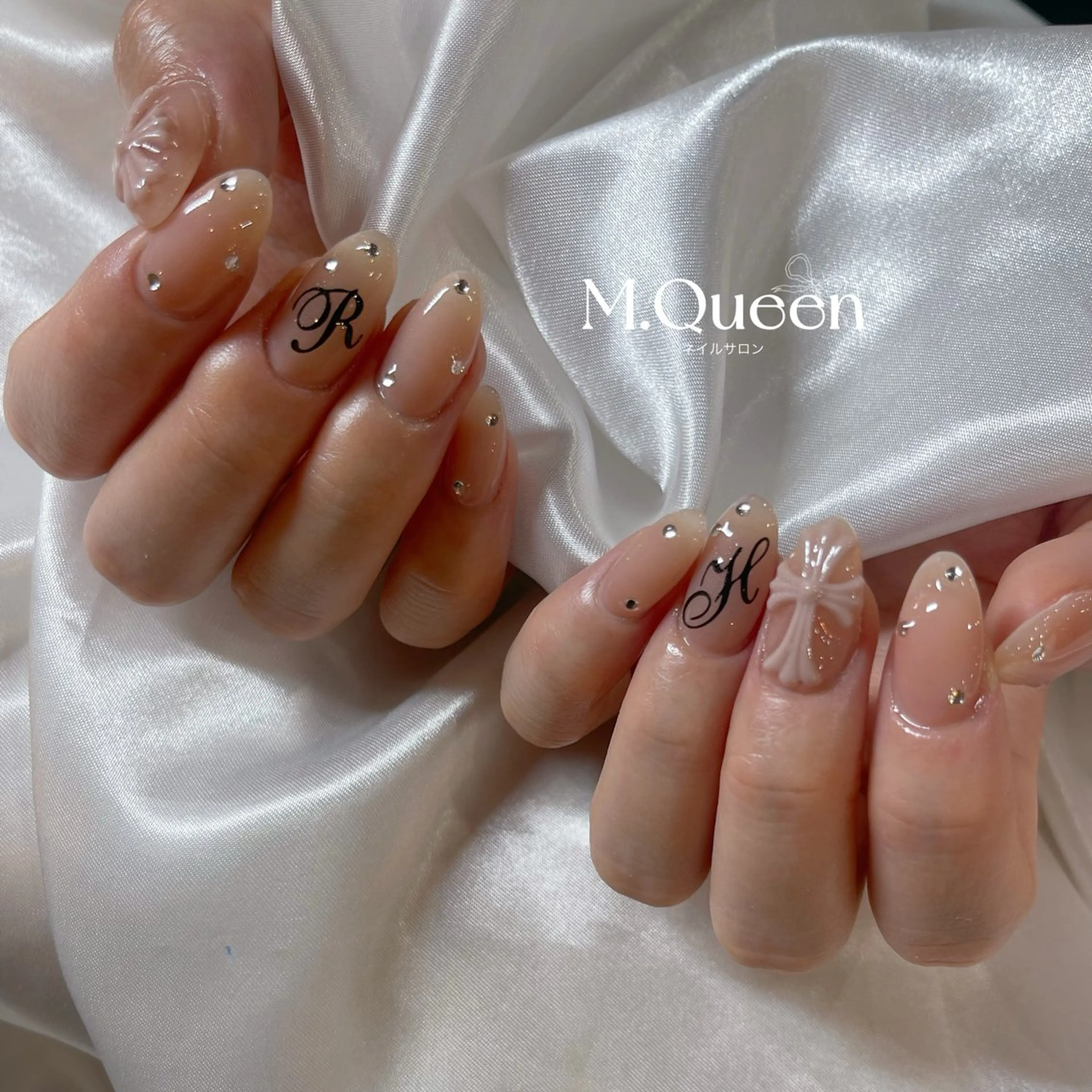 ネイル MQueen ネイルサロンマルのネイルデザイン