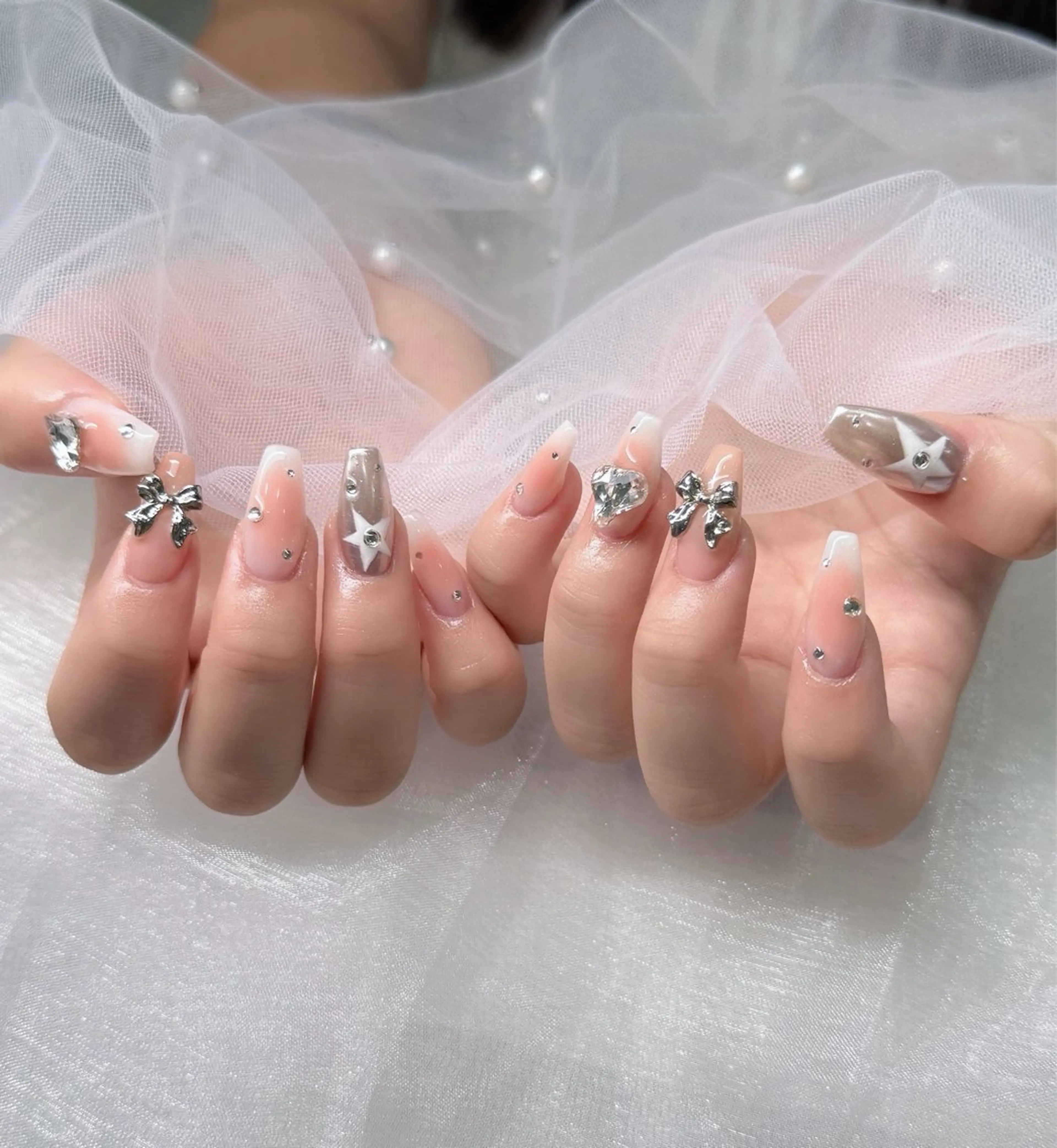 ネイル オーロラネイル ブルー チークネイル フットネイル フレンチネイル HANA.NAILS 自宅サロンのネイルデザイン