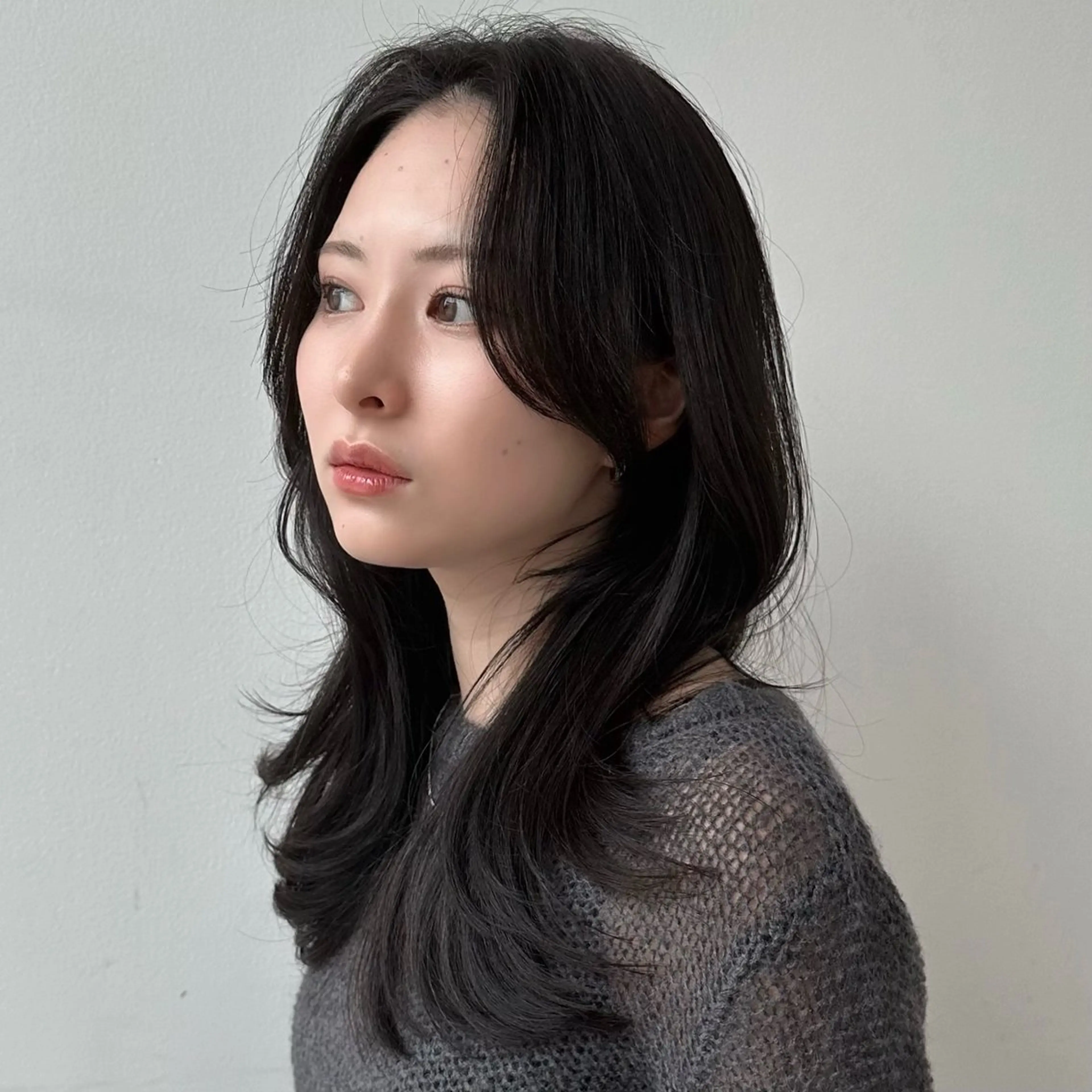 ミディアム カラー 顔周りカット 似合わせカット レイヤー/顔周り /透明感🩶高橋大のヘアスタイル