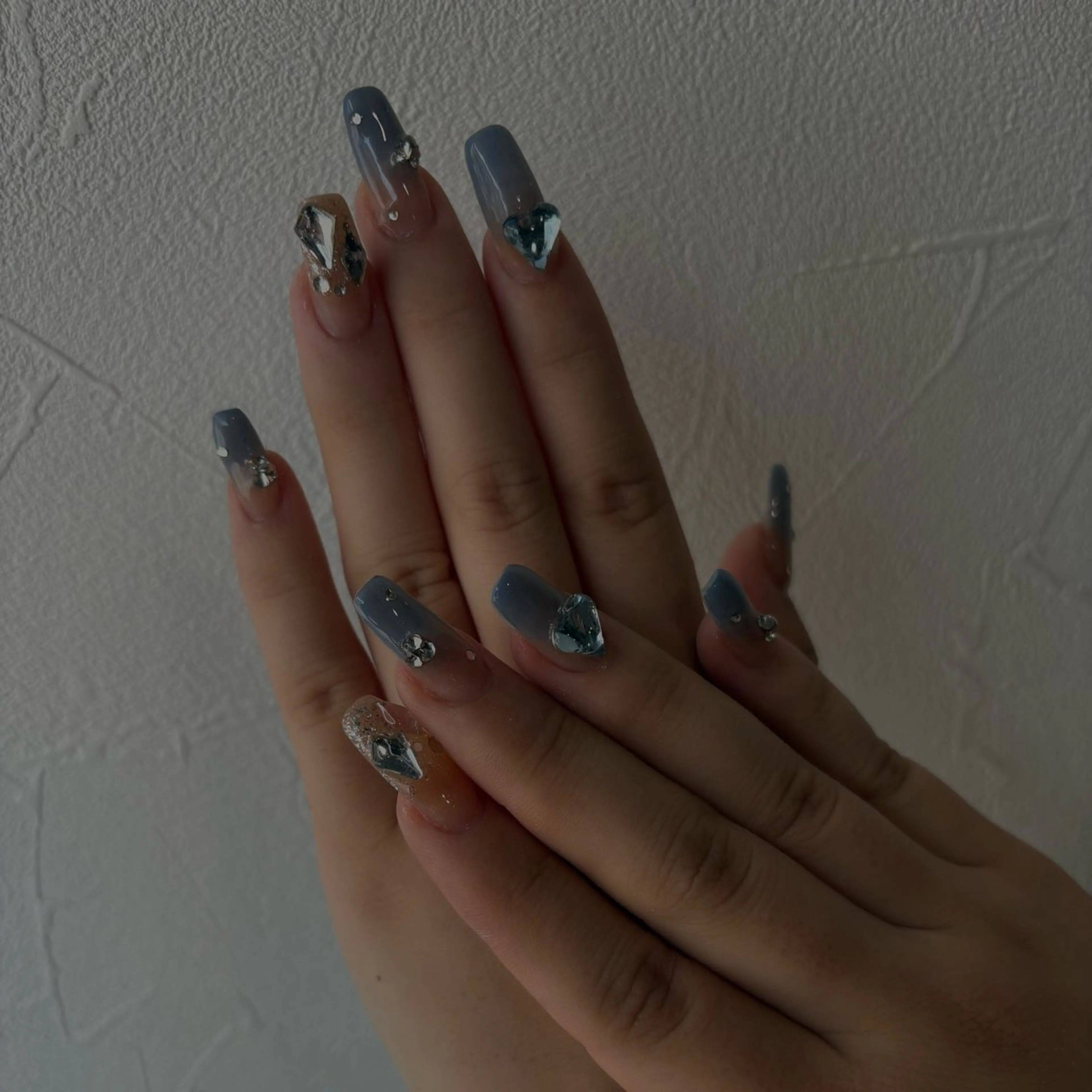 ネイル ブルー 長さ出し ハート キラキラネイル 韓国ネイル Vante梅田店所属・vante_aimi .パラジェル取扱店のネイルデザイン