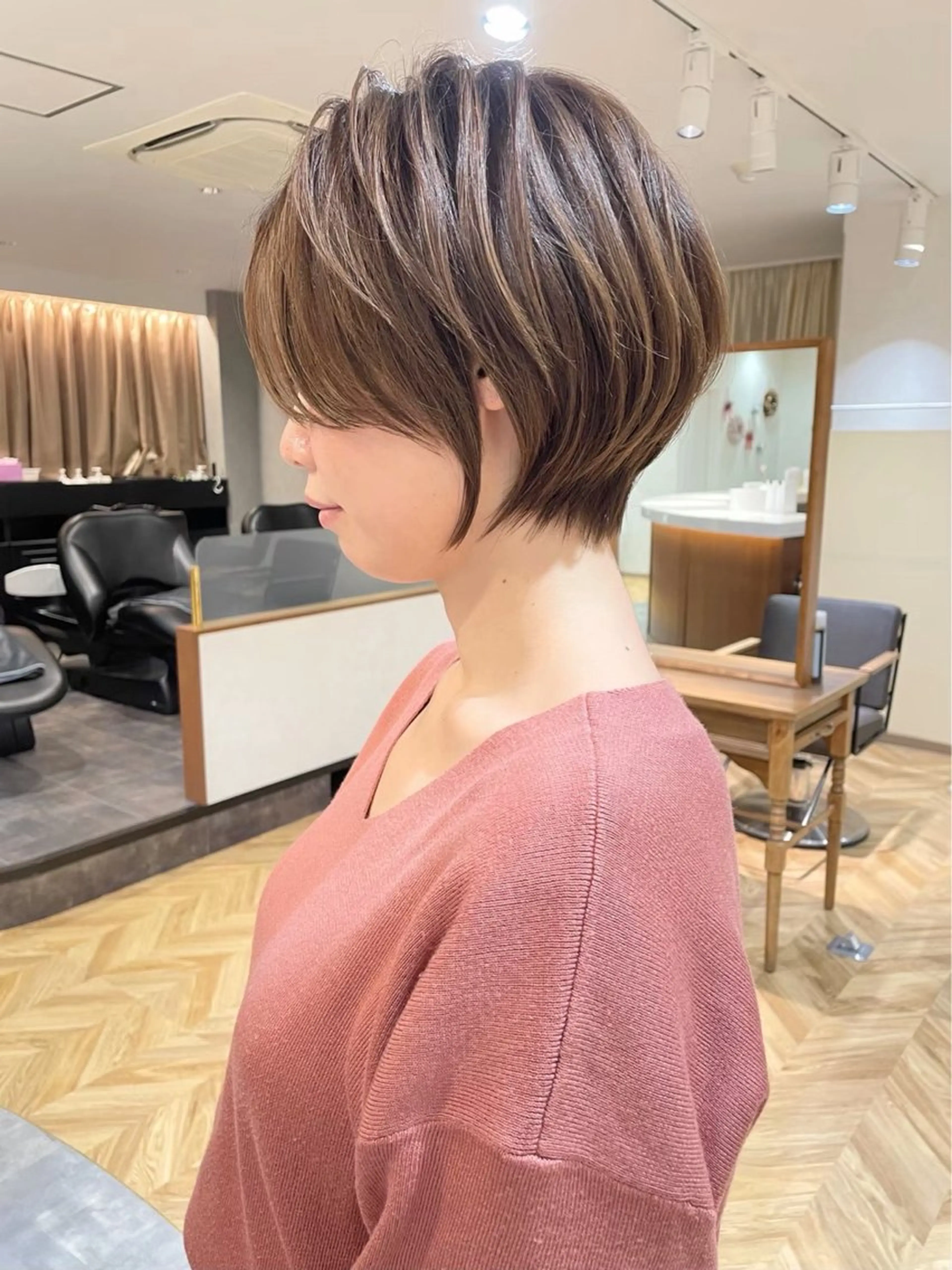 ショート くびれヘア 顔周りカット ハッシュカット 髪質改善 韓国風ヘア カット ヘアカラー トリートメント 博多ベージュ 🐻松井傑のヘアスタイル