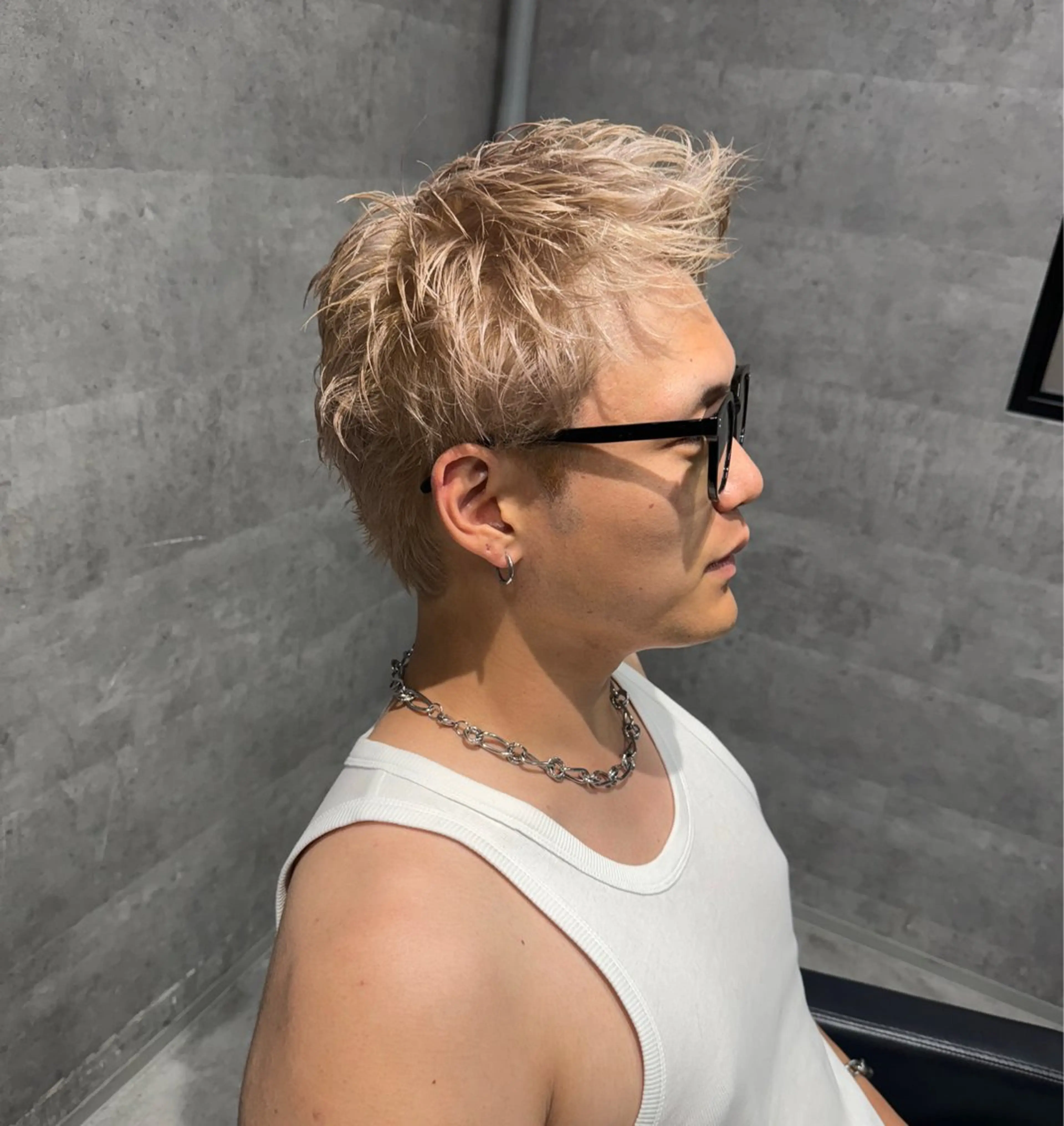 ショート カラー HOHOMI （ほほみ）のヘアスタイル