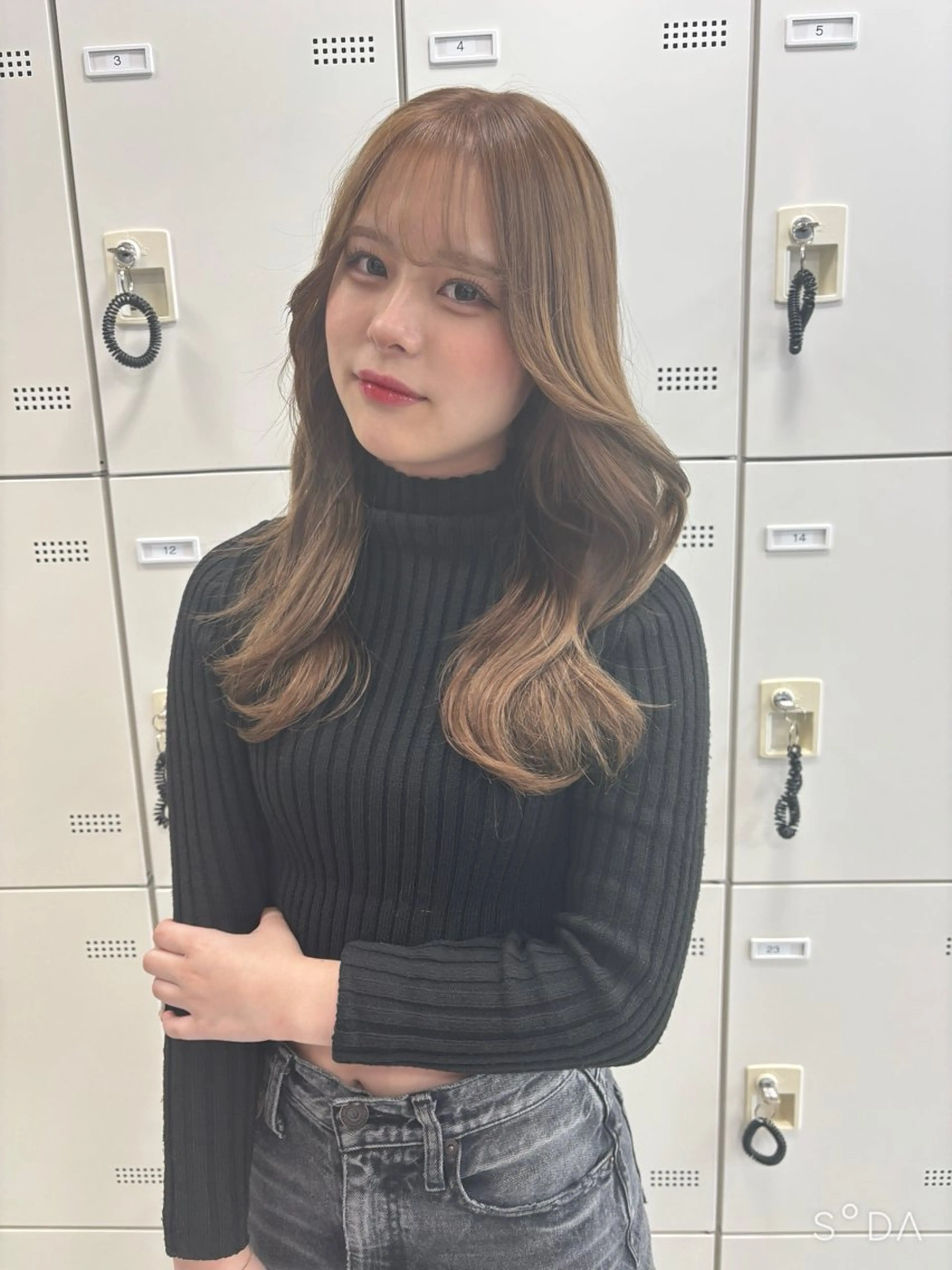 ロング カット ヘアカラー トリートメント 韓国ヘア/ブリーチ無 しWカラー/オリーブのヘアスタイル