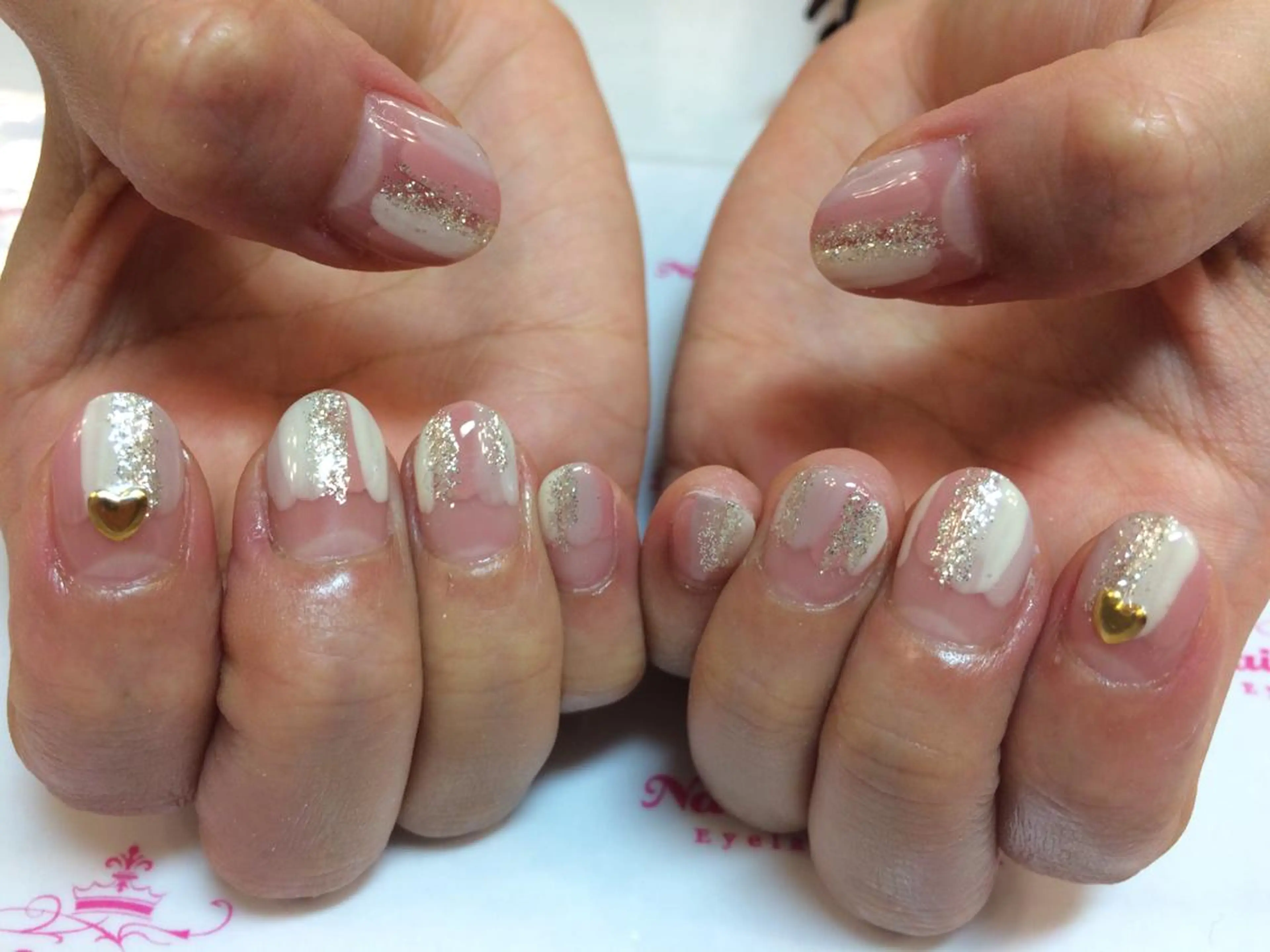 ネイル ネイルリボン 受付スタッフのネイルデザイン