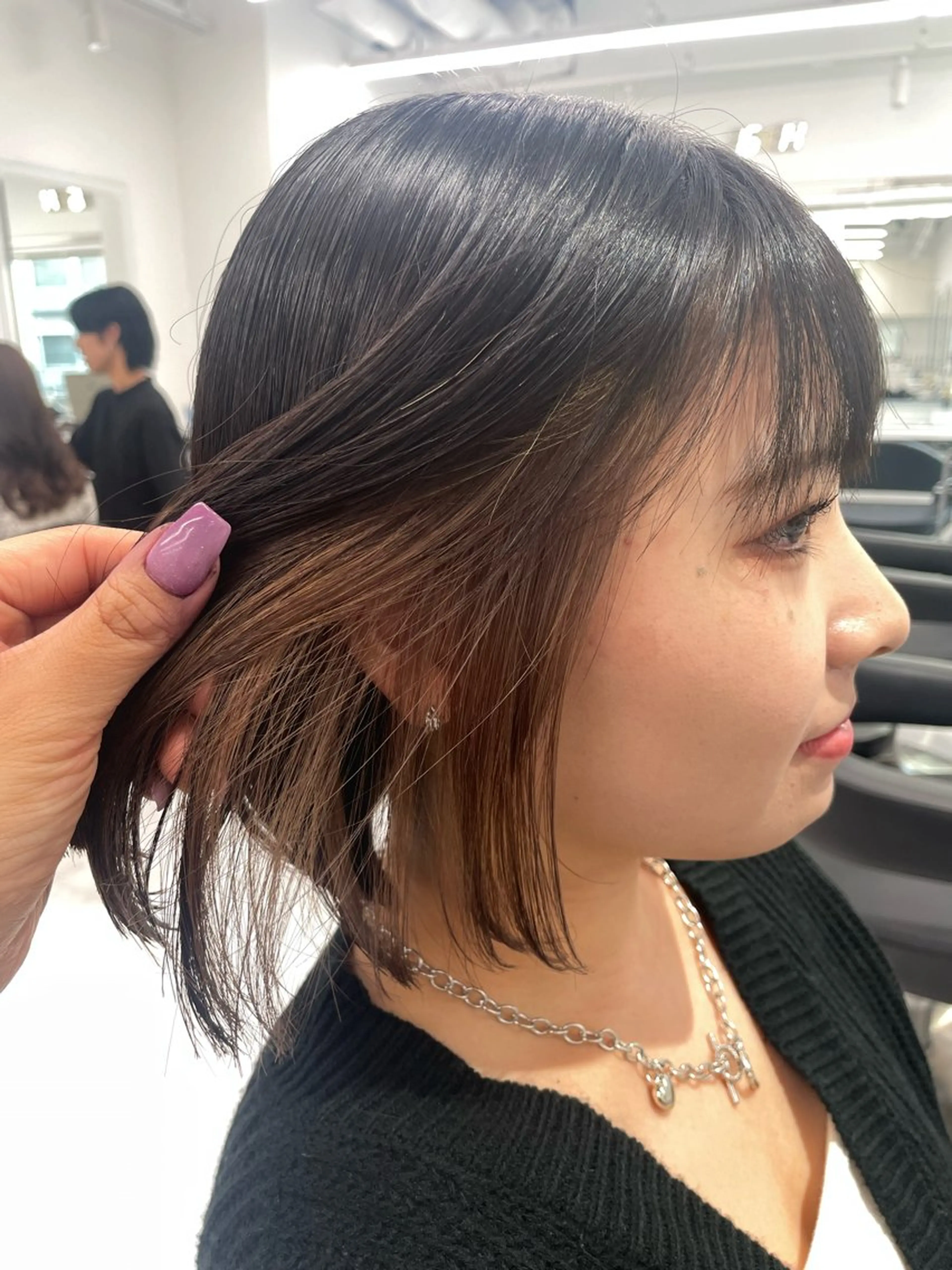 ミディアム カラー イヤリングカラー ヘアカラー トリートメント ヘッドスパ ヘアセット ❄最強かわいいカラー ❄️MINA❄️のヘアスタイル
