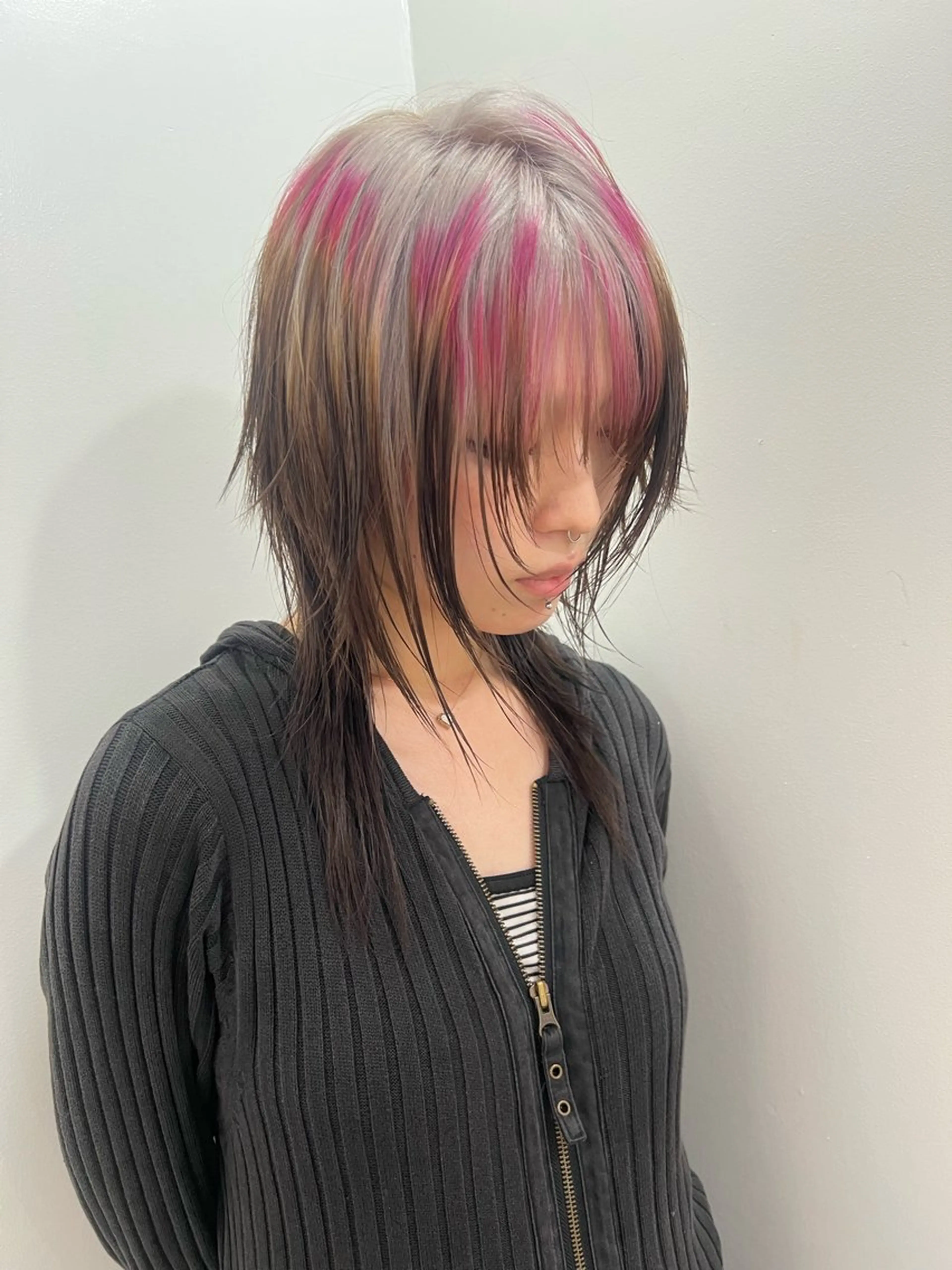 ミディアム ヘアカラー トリートメント 💥ウルフカット デザインあんな💥のヘアスタイル