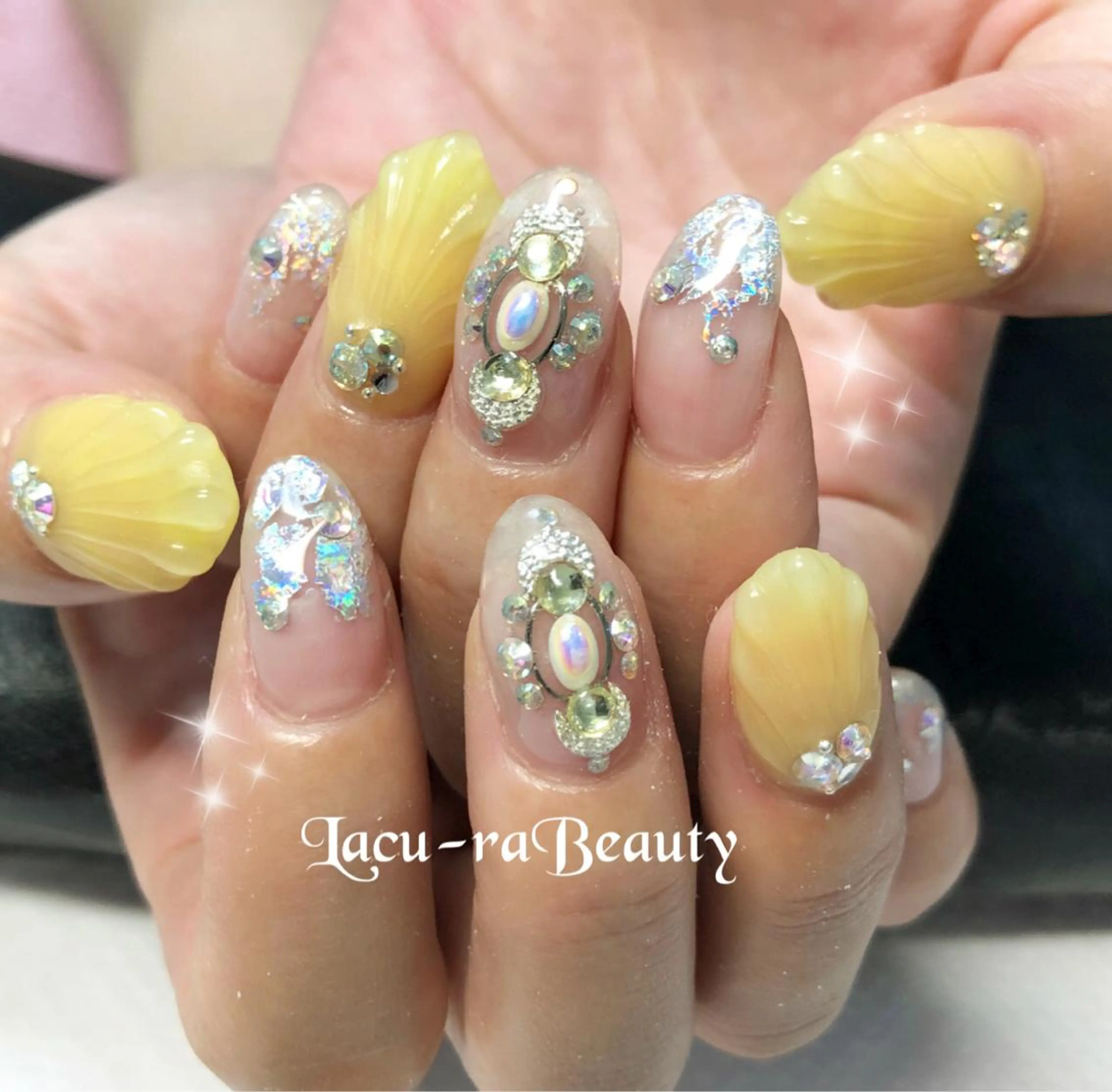 ネイル 小顔と腸の専門店 ラクーラビューティのエステ・リラクイメージ