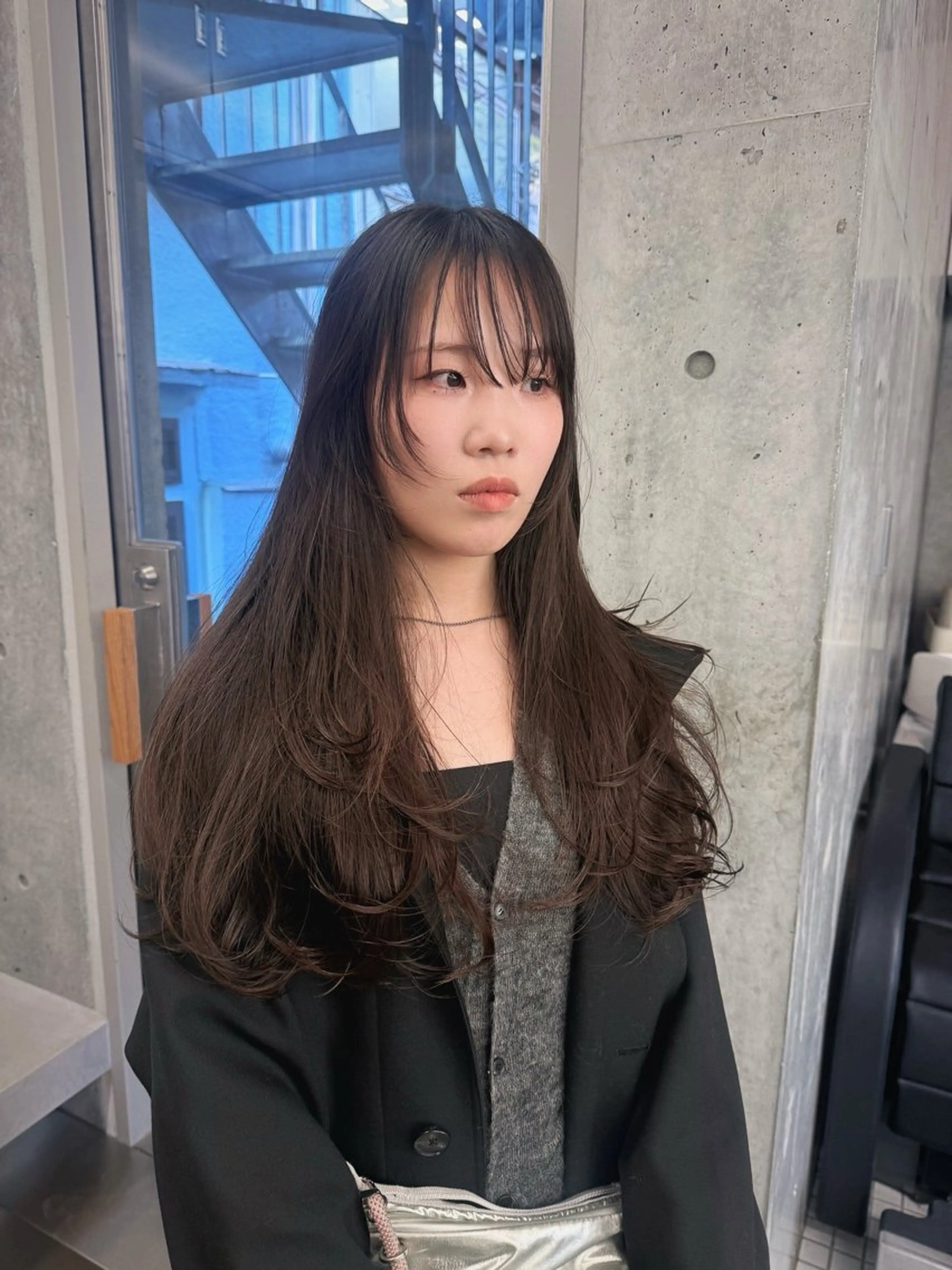 ロング カラー ロングレイヤー アッシュ ベージュカラー ブリーチ 透明感カラー カット ヘアカラー トリートメント 誰より丁寧なカット/ 小林輝/レイヤーのヘアスタイル