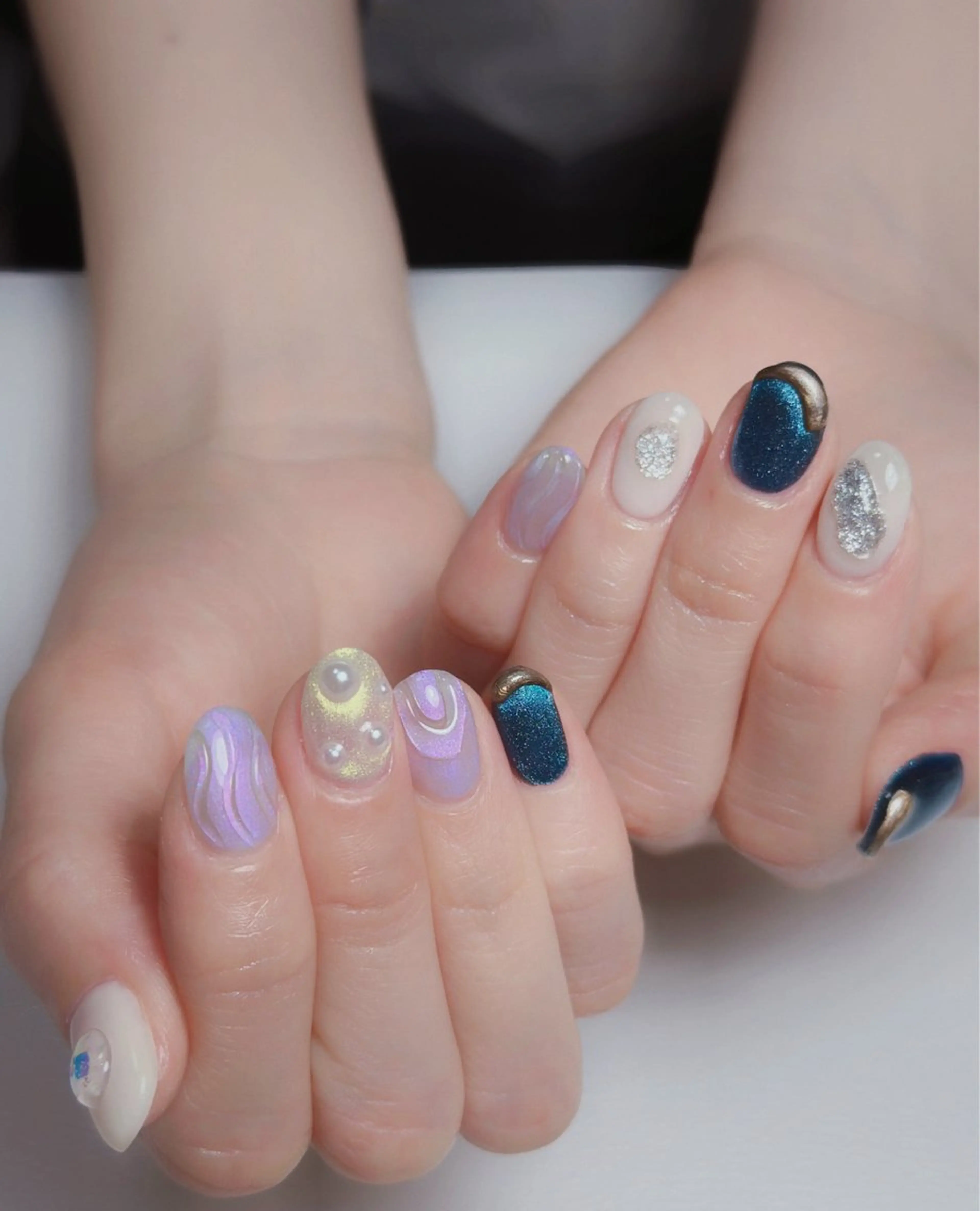 ネイル オーロラネイル 長さ出し フットネイル ラメ(グリッター) ラメグラデーション ハンドネイル 👍thumbs up nail👍のネイルデザイン