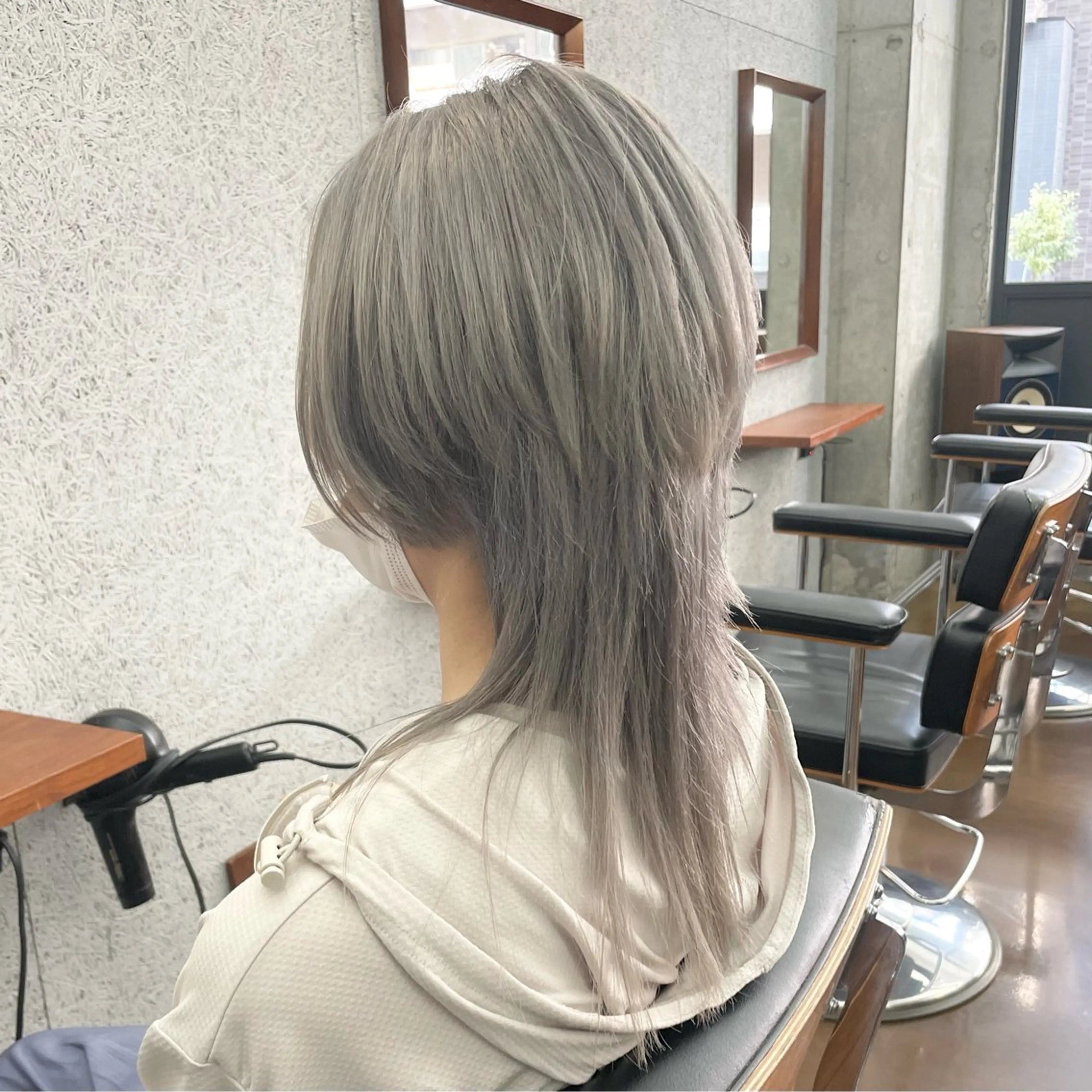 セミロング カラー メンズ メンズブリーチ メンズウルフカット ブリーチ シルバー ウルフカット カット ヘアカラー トリートメント ヘアセット ✂︎ウルフ・ショート ✂︎MIKUNIのヘアスタイル