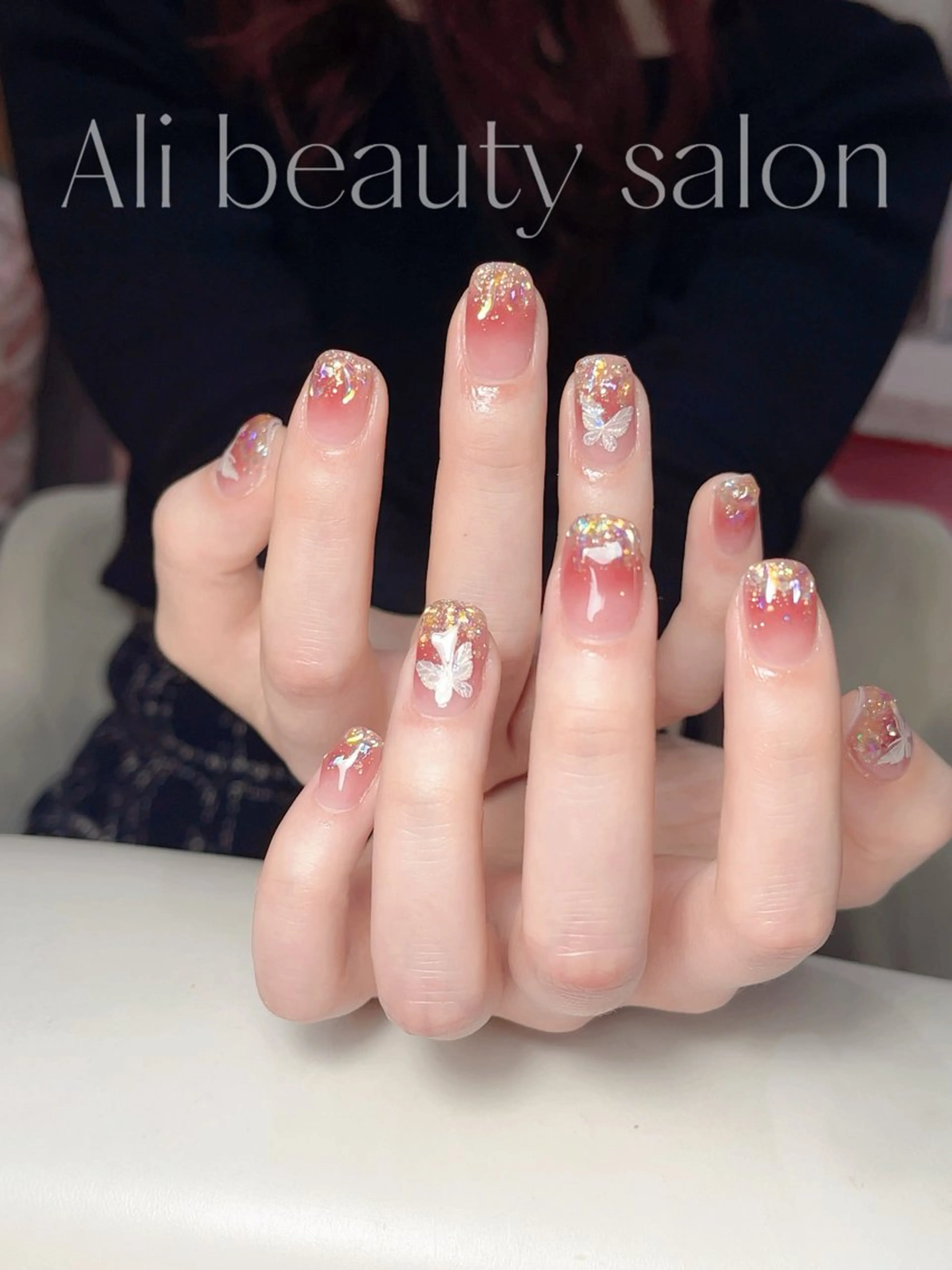 ネイル チークネイル グラデーション ラメ(グリッター) ラメグラデーション Ali 新小岩 ネイル専門のネイルデザイン