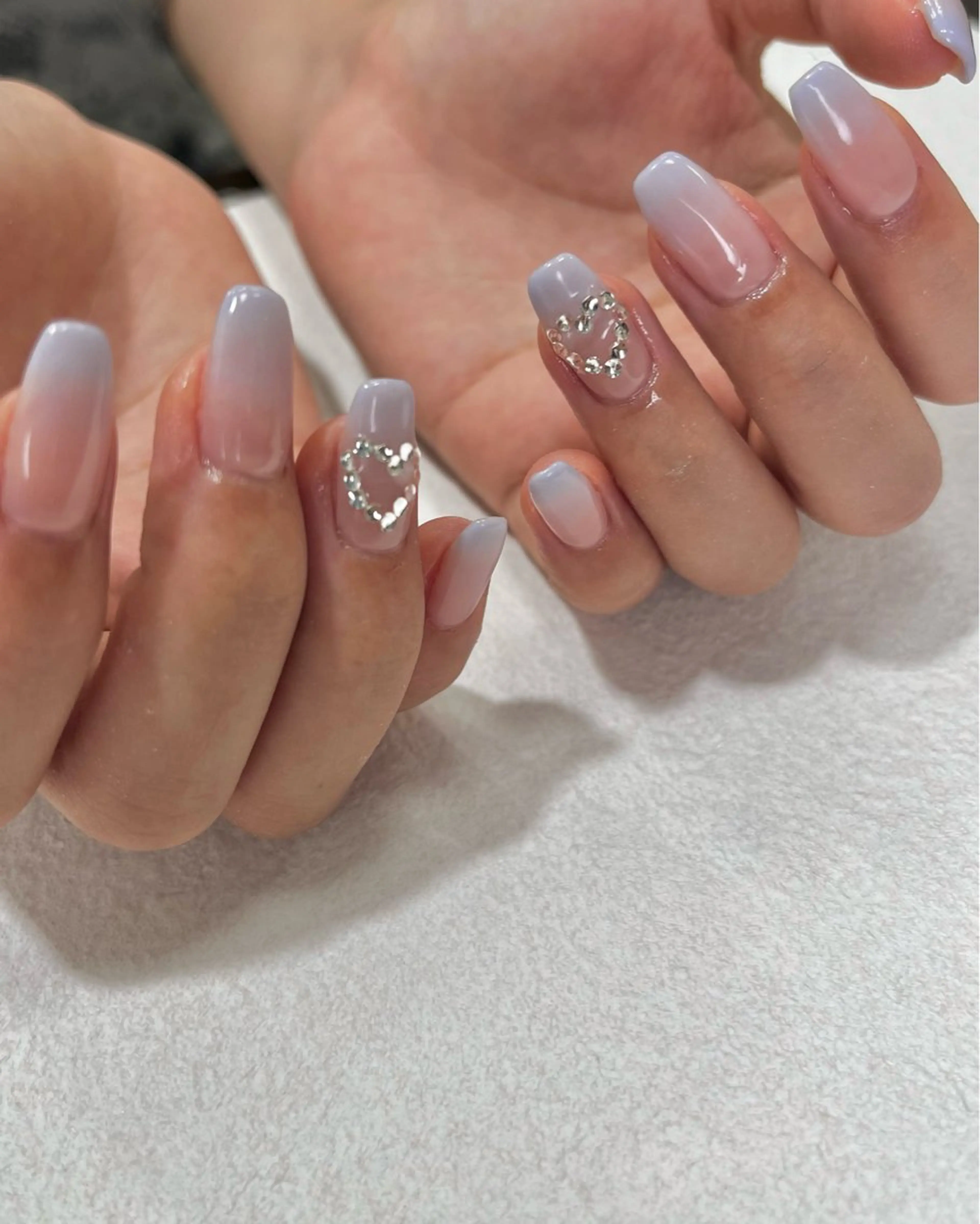 ネイル グラデーション ハート 韓国ネイル ピンク シンプルネイル ハンドネイル para ☀︎ sol by BECK所属・Para Sol nail　Maoのネイルデザイン