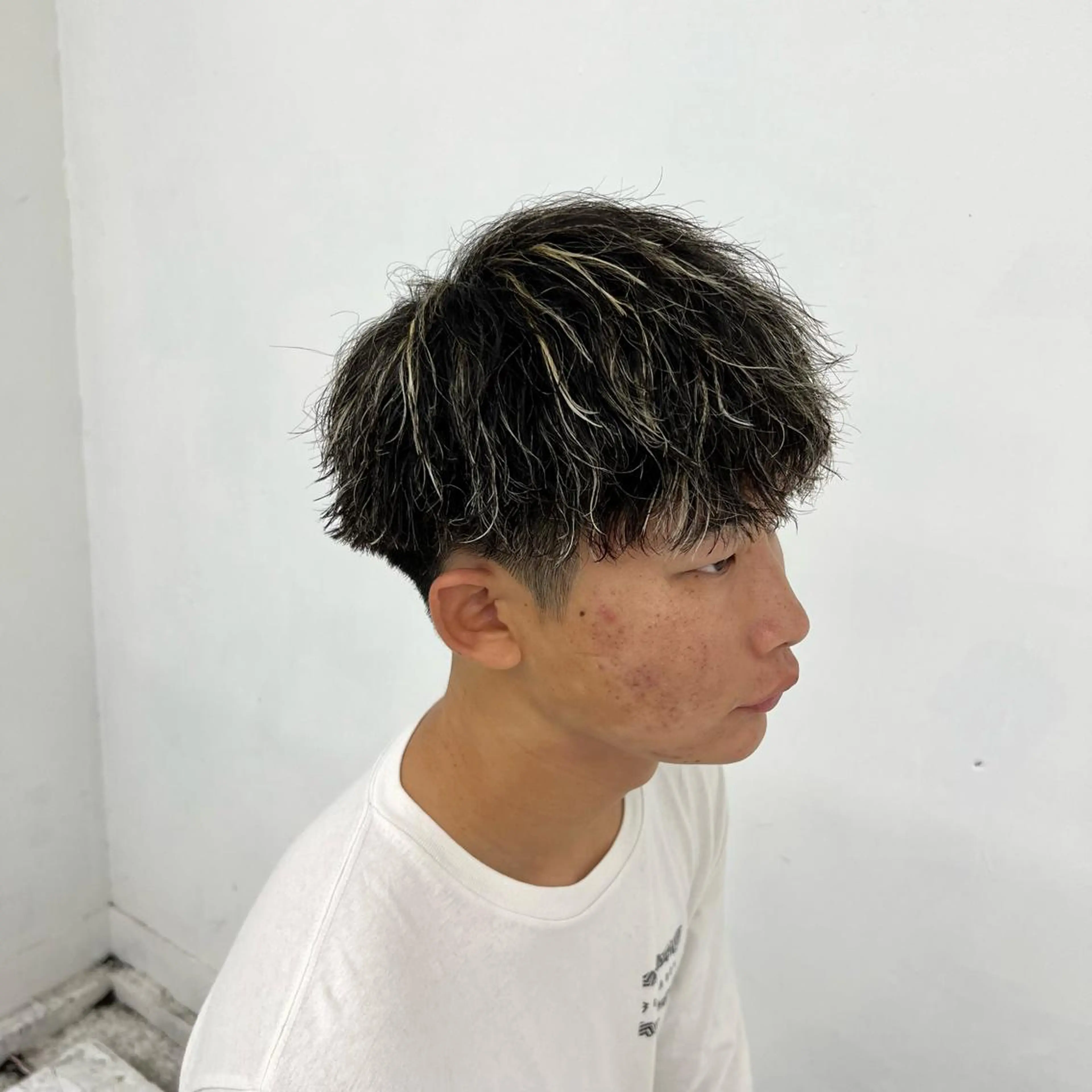 ショート カラー パーマ 豊崎 佑輔のヘアスタイル