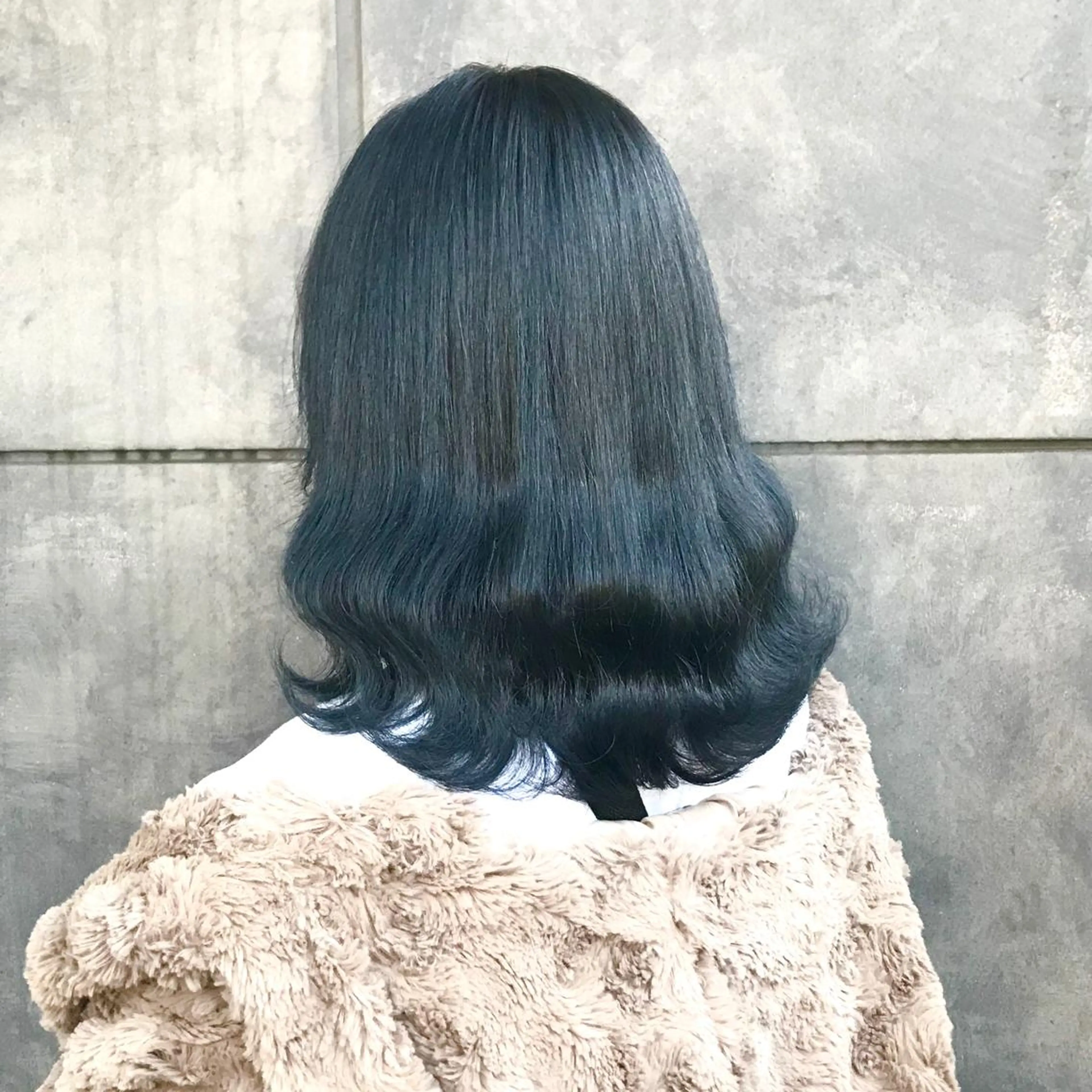 ミディアム カラー ブリーチ ブルーカラー ハイライトカラー ネイビーカラー ハイライト サロウィン所属・K-POP好き美容師 🇰🇷Kai.Yのヘアスタイル