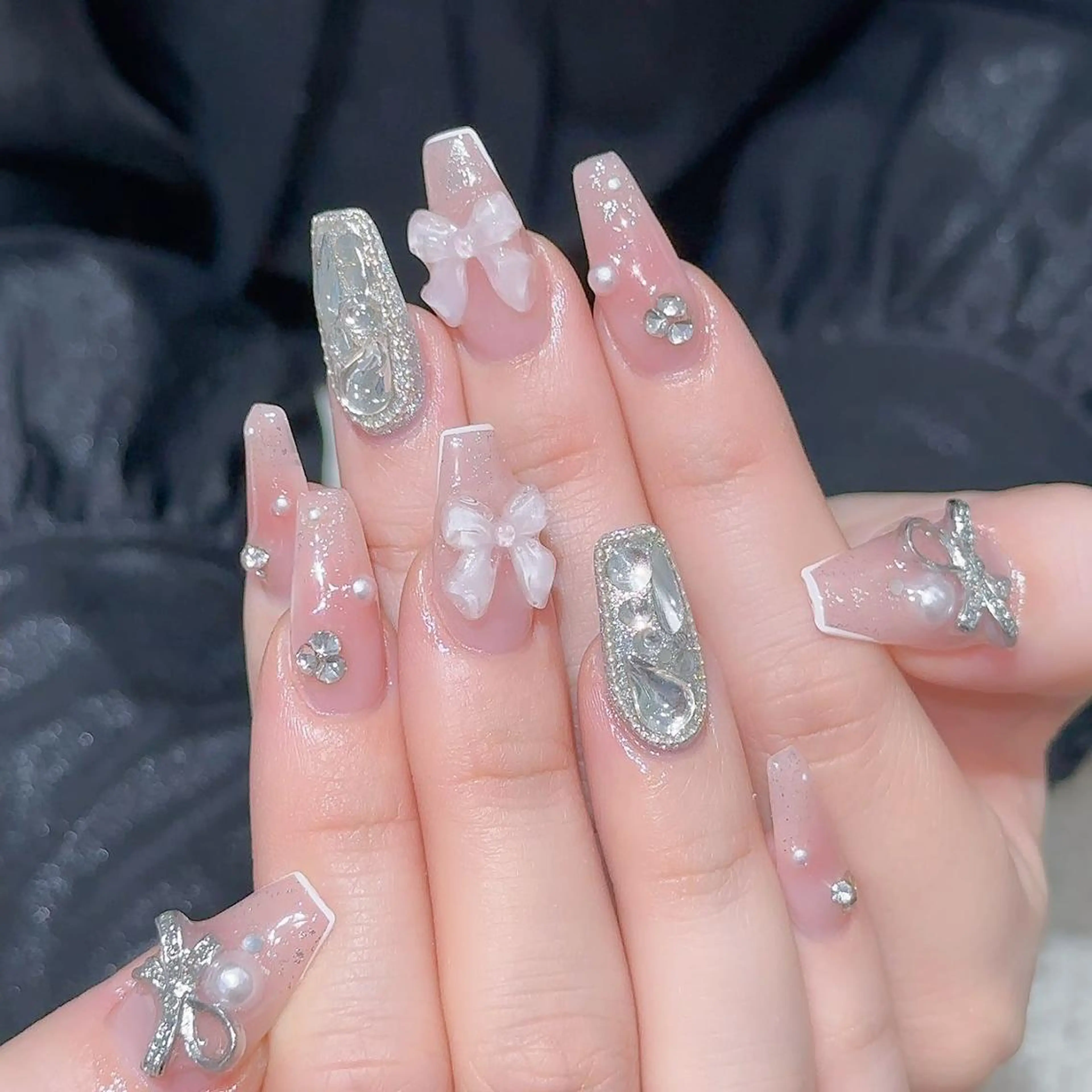 ネイル ハンドネイル Queens テイのネイルデザイン