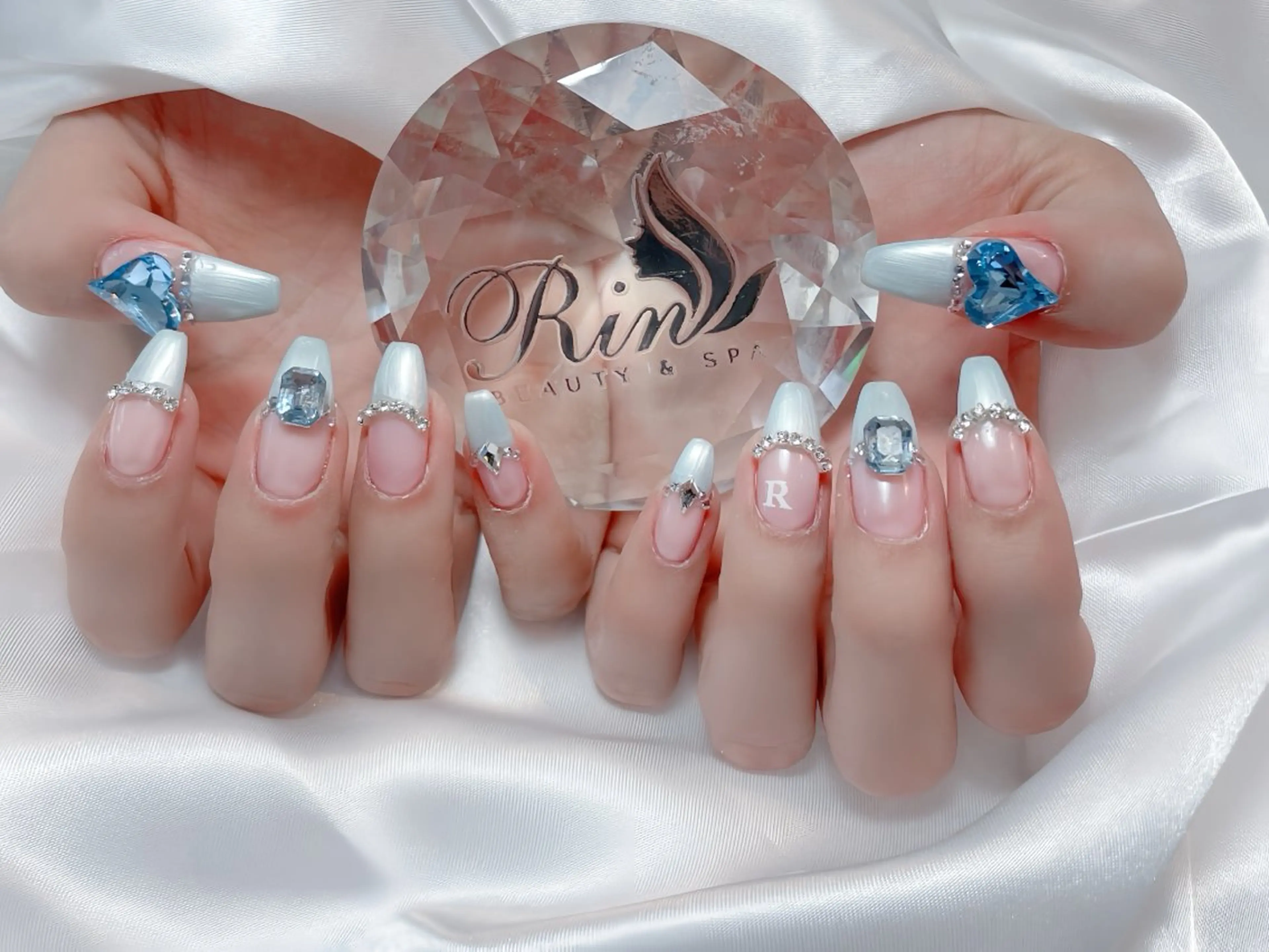 ネイル アートネイル チークネイル ジェルネイル ロングネイル マグネットネイル ハンドネイル Rin Nail 新大久保店のネイルデザイン