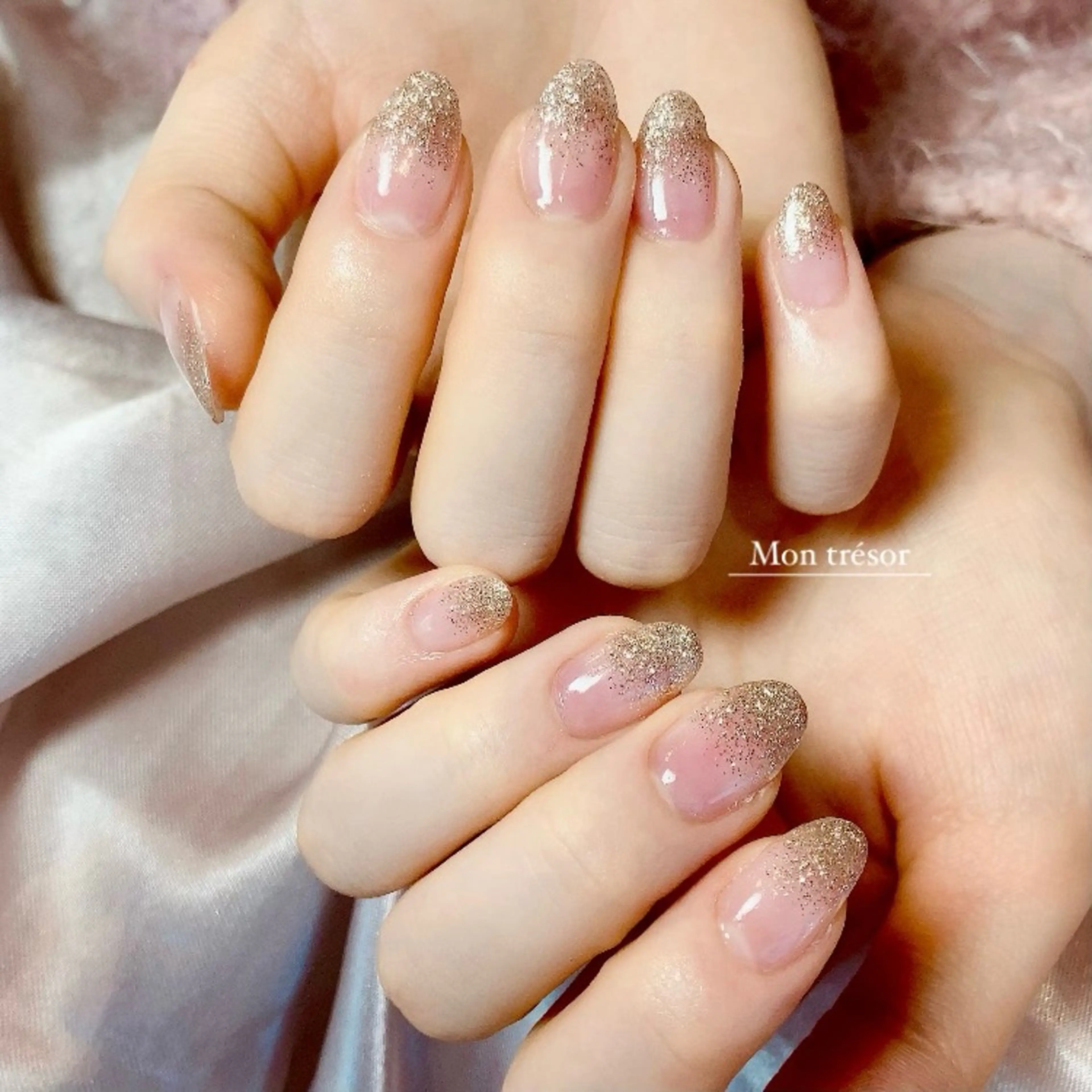 ネイル グラデーション ラメ(グリッター) ラメグラデーション ニュアンスネイル オフィスネイル Montrésor 名古屋ネイルサロンのネイルデザイン
