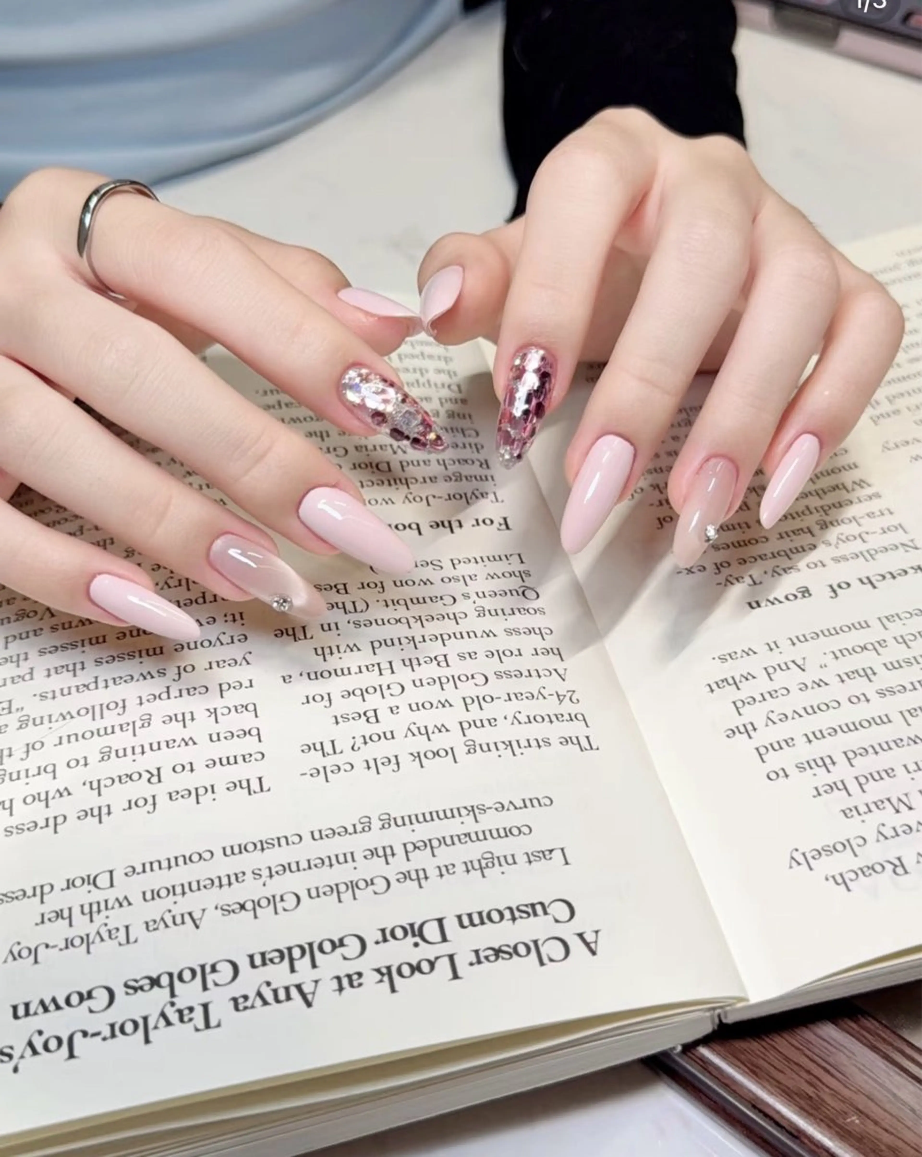 ネイル フレンチネイル キラキラネイル 韓国ネイル シンプルネイル ワンホンネイル ハンドネイル MEI Nailのネイルデザイン