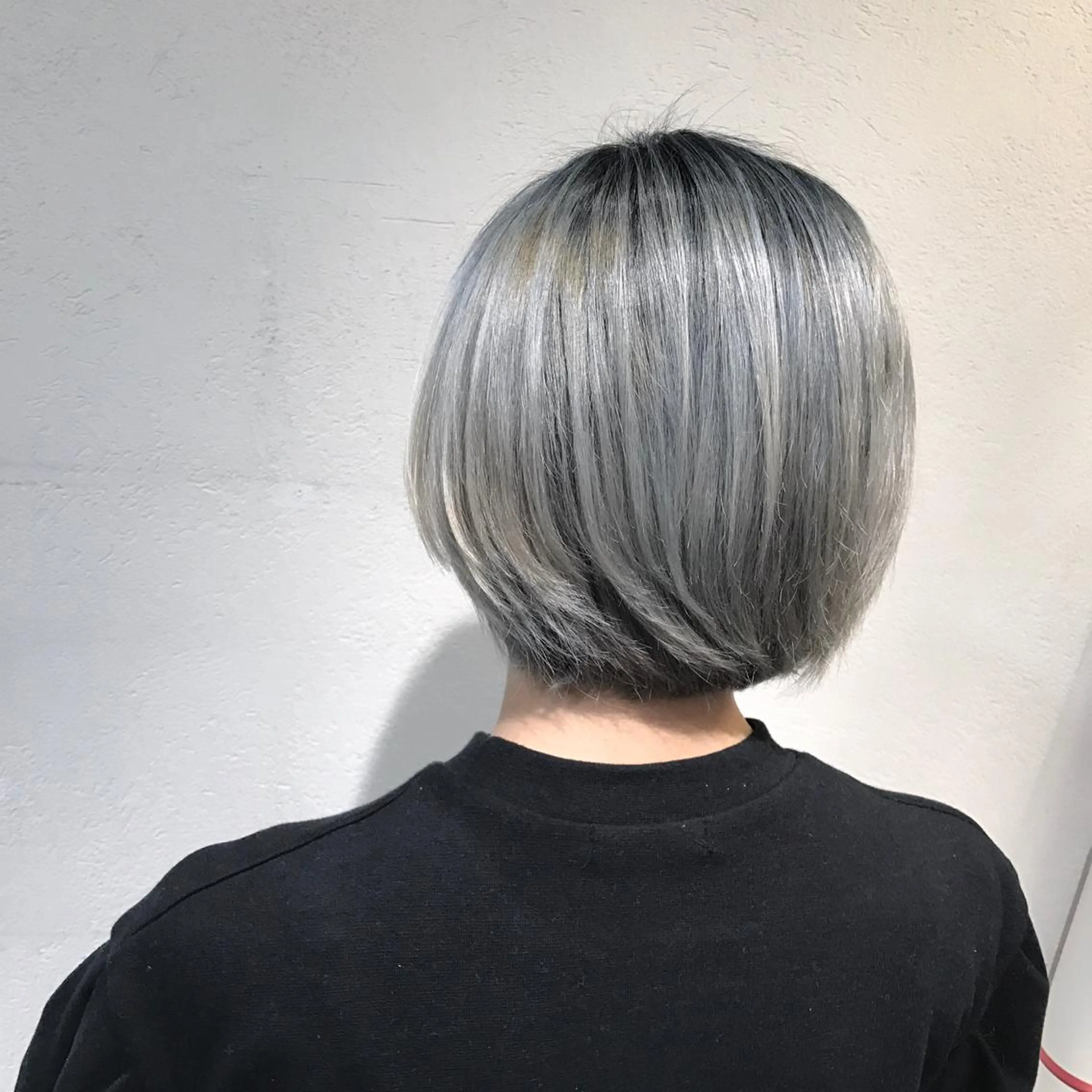 ショート カラー ブリーチ ケアブリーチ イルミナカラー 髪質改善カラー韓国風 レイヤーtudaのヘアスタイル