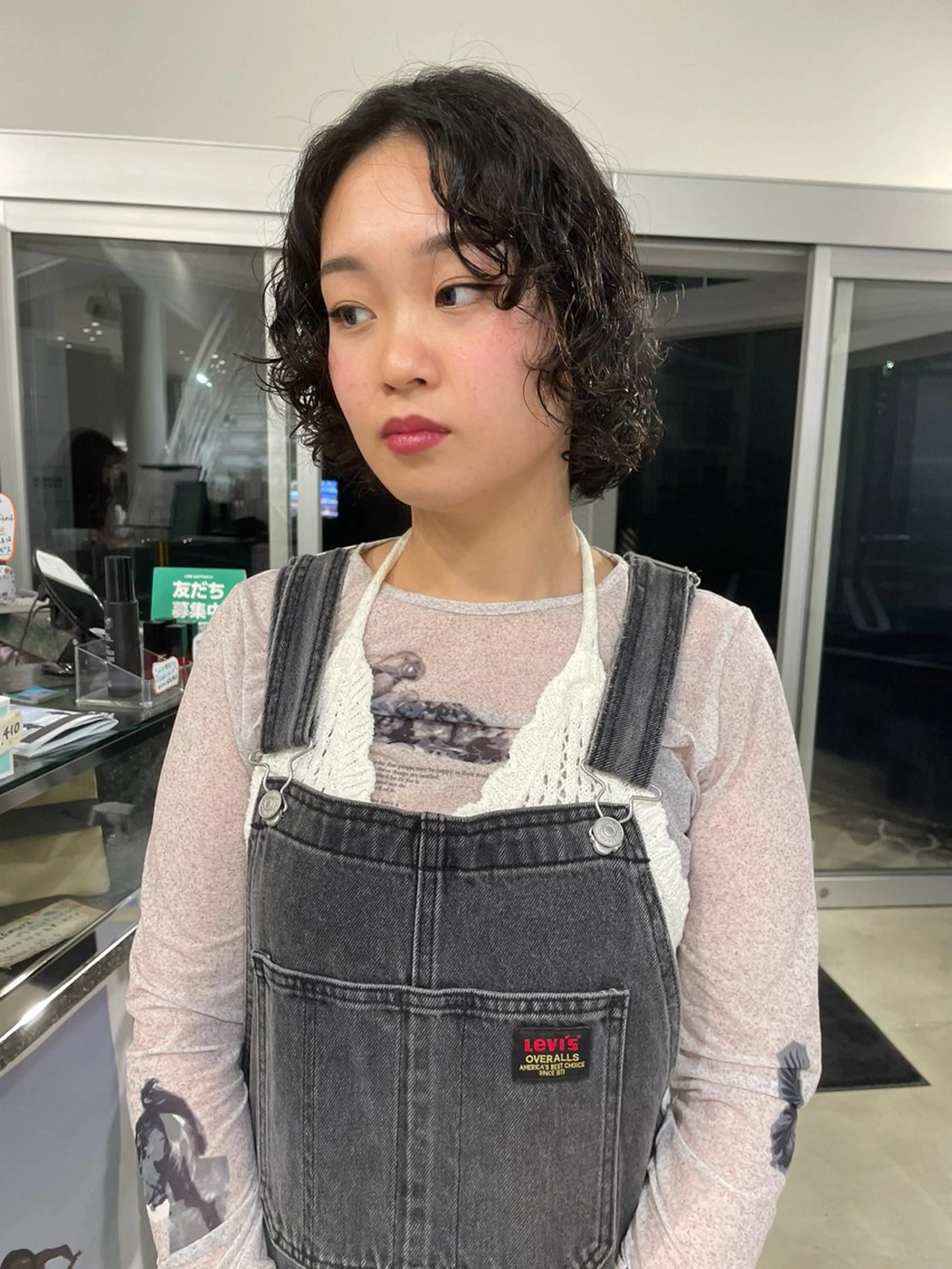 ショート パーマ tomo🍒パーマ ハイトーン似合わせのヘアスタイル