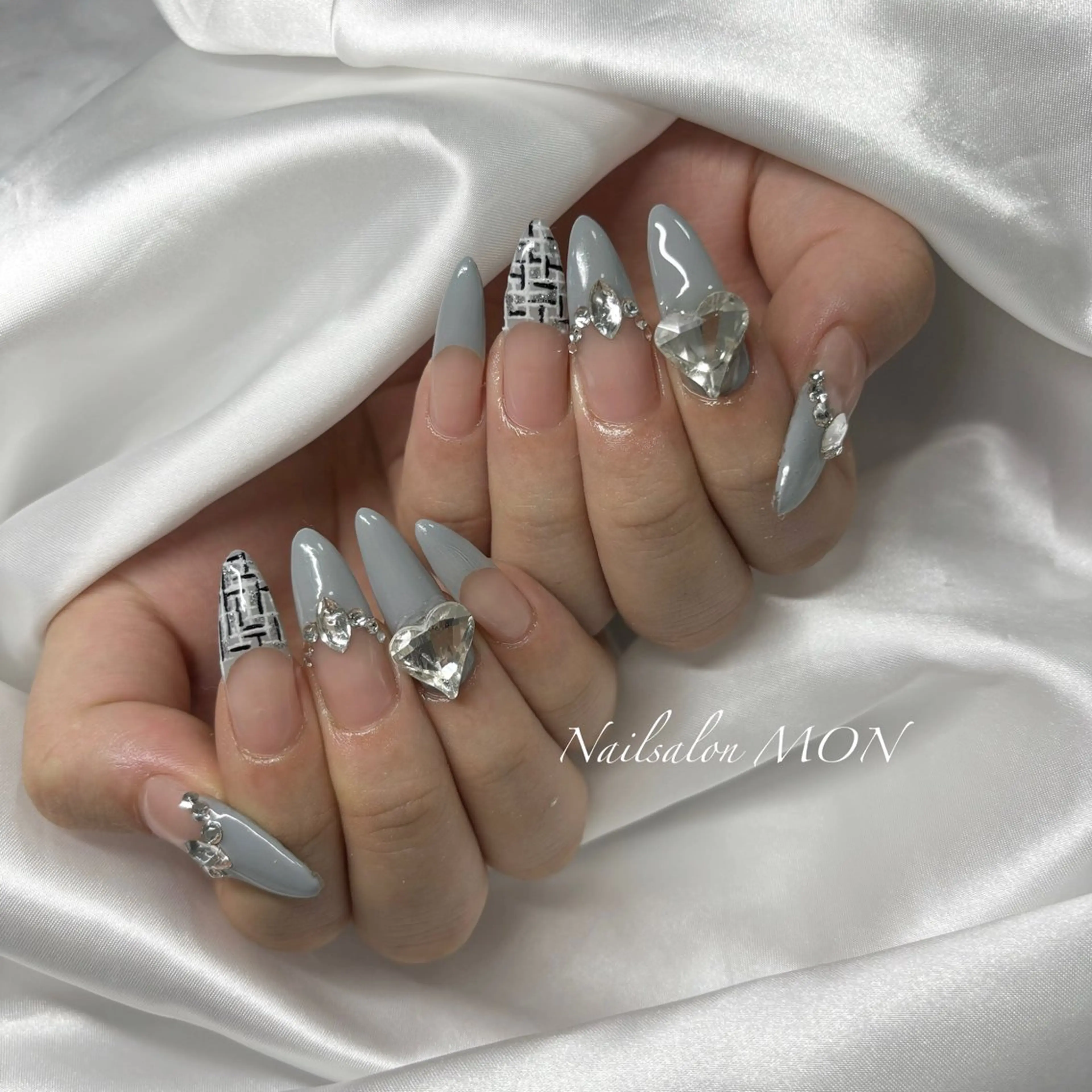 ネイル ジェルネイル ストーンネイル ハンドネイル Nailsalon MONのネイルデザイン