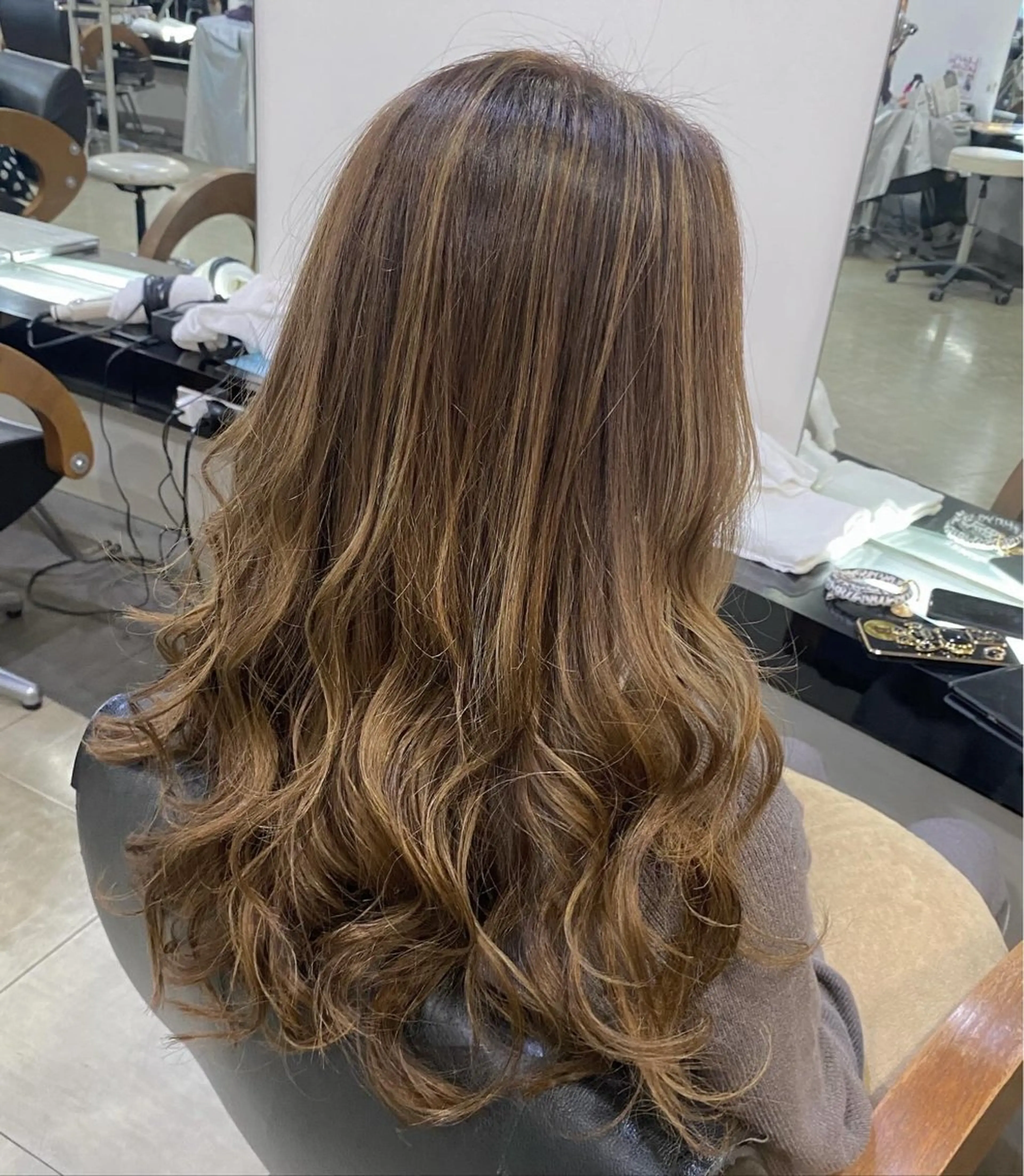 ロング カラー パーマ ヘアアレンジ 烏山 達也のヘアスタイル