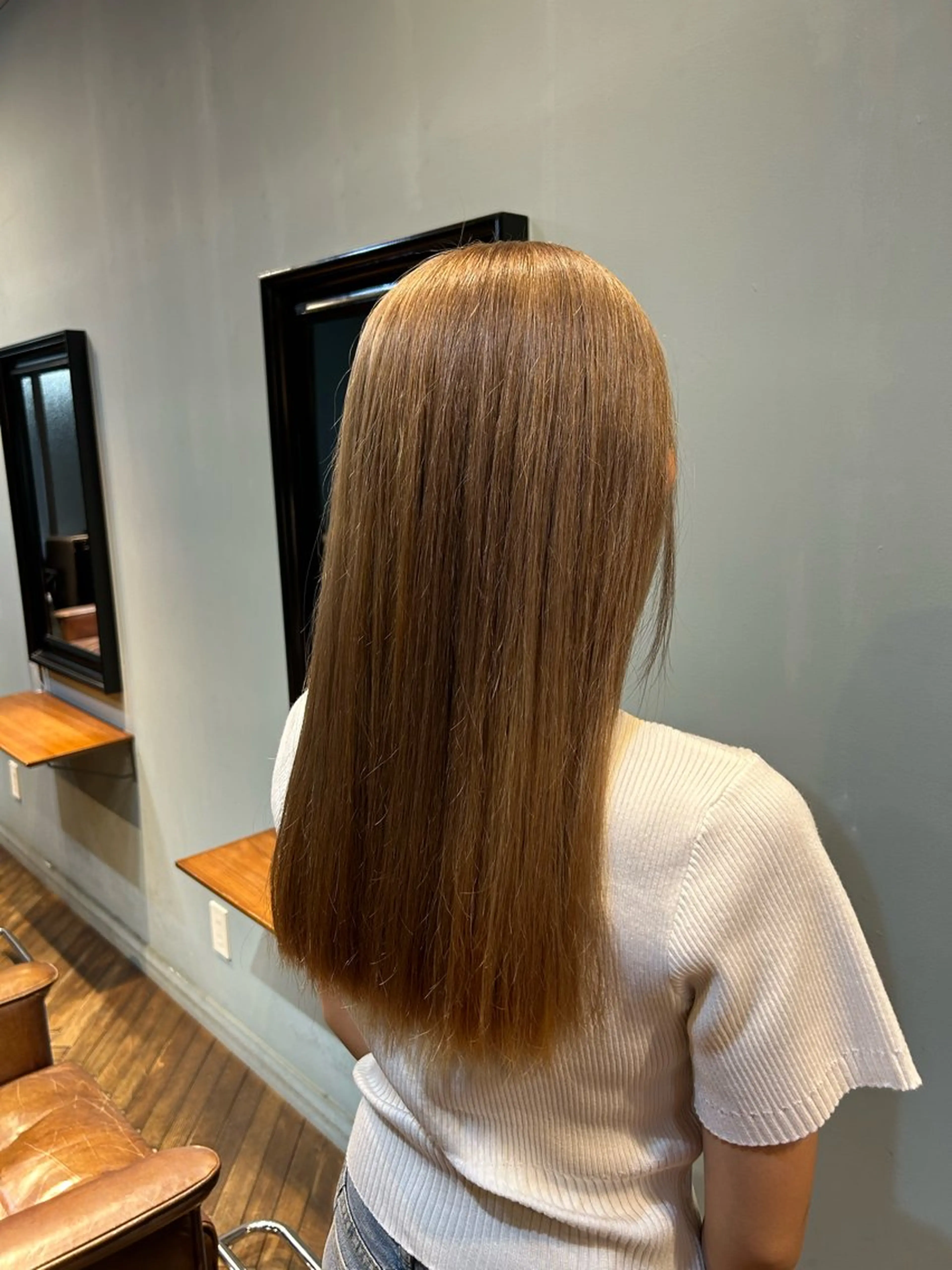 カラー ベージュカラー ブリーチ 樋富 優香のヘアスタイル