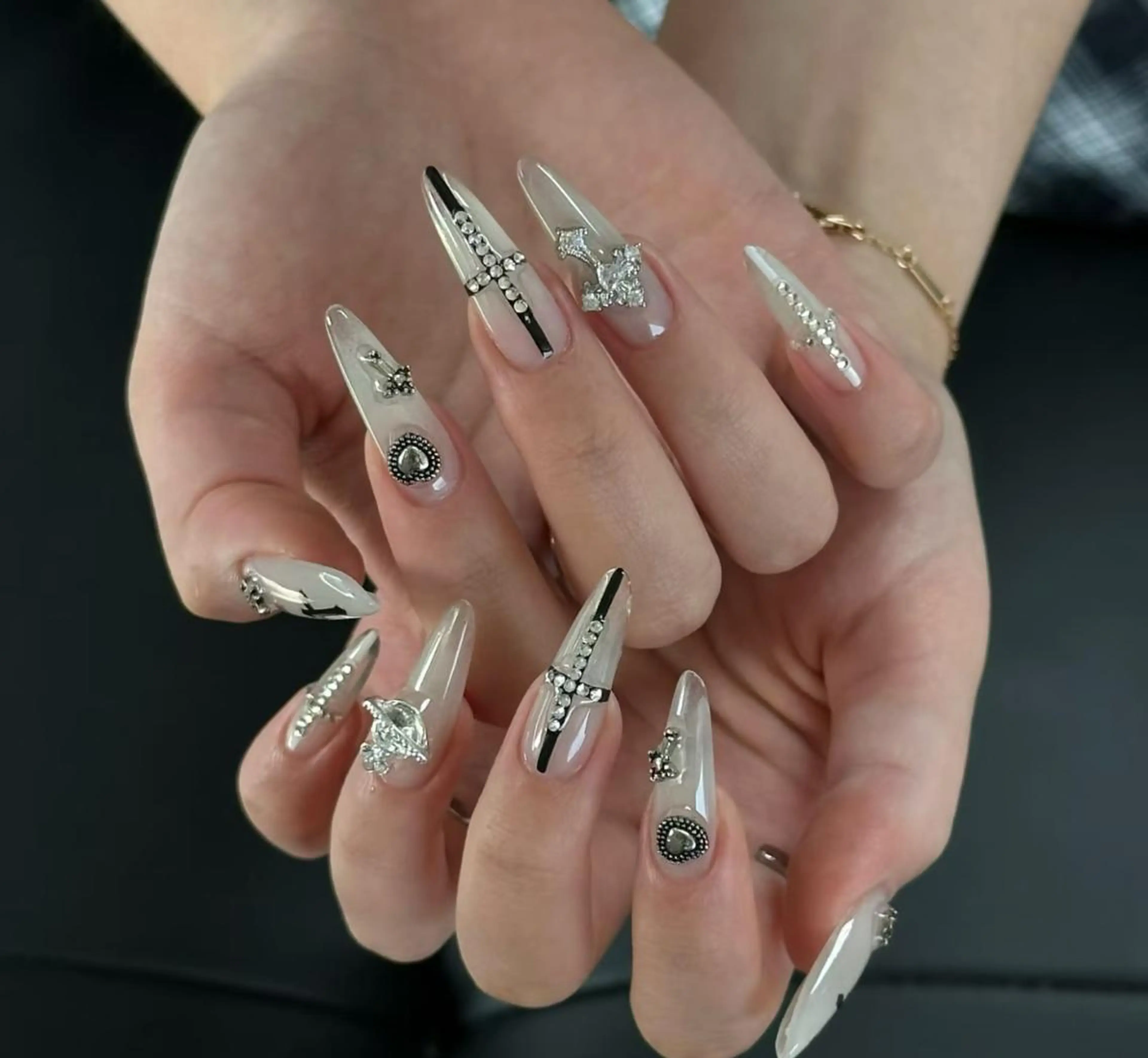 ネイル ハンドネイル 🎀 Ayaka_nailのネイルデザイン