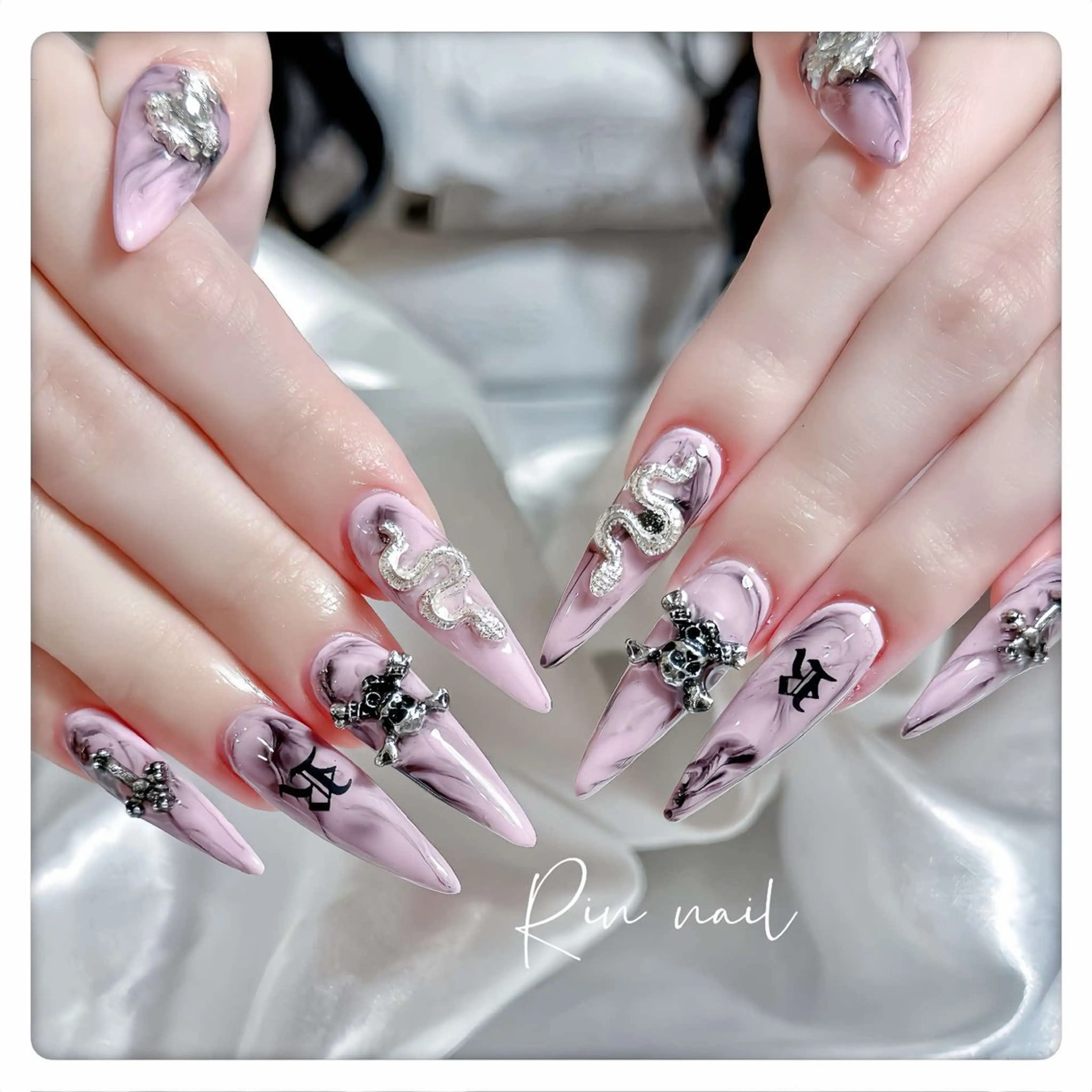 ネイル オーロラネイル チークネイル 桜ネイル クリアネイル ドット ハンドネイル Rin Nail 新大久保店のネイルデザイン