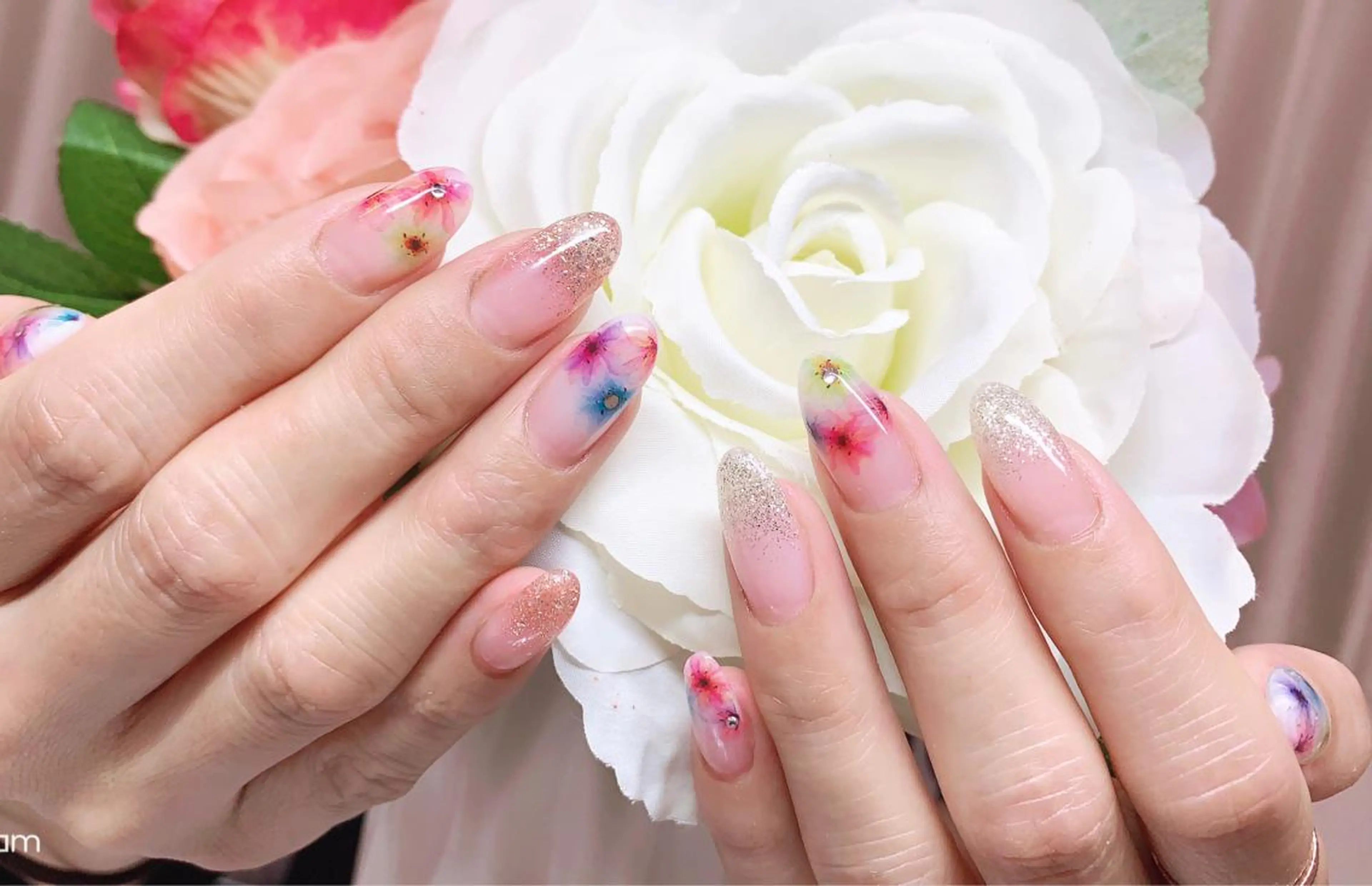 ネイル クリアネイル ハート ラメ(グリッター) ニュアンスネイル 夏ネイル Lilas Nailのネイルデザイン