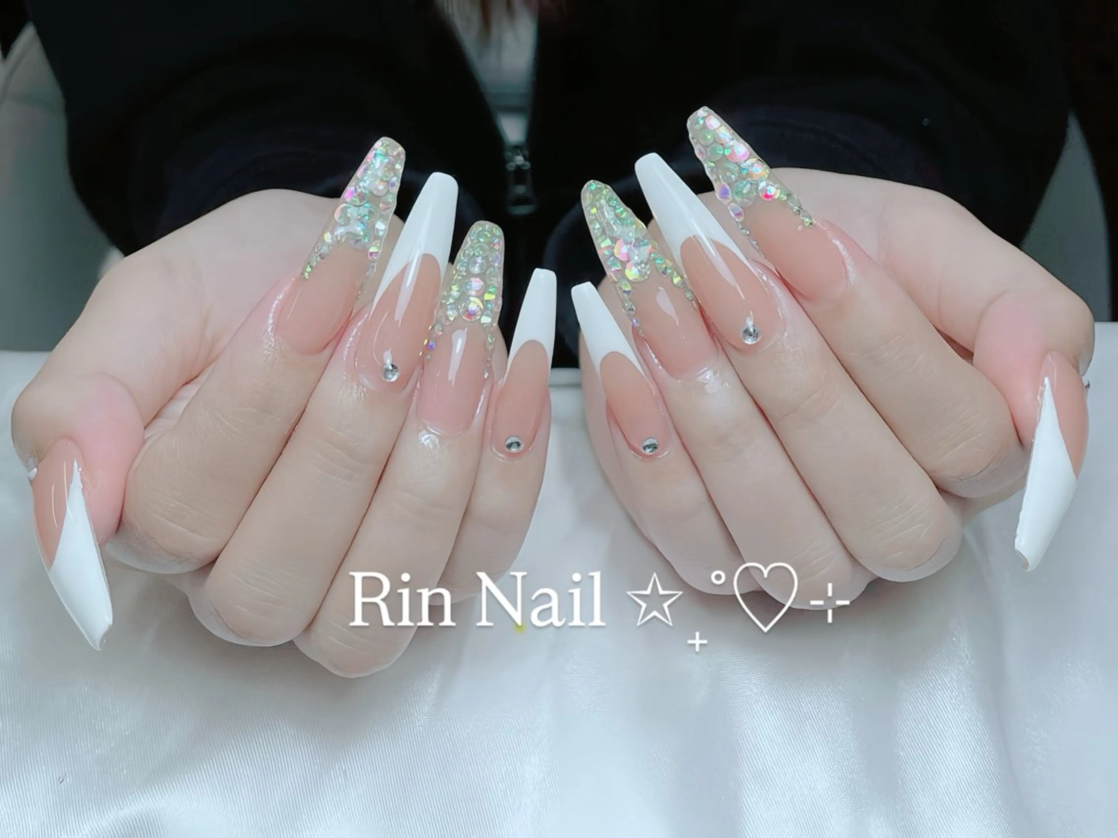 ネイル 成人式 ロングネイル ネイルチップ ハンドネイル Rin Nail 新大久保店のネイルデザイン