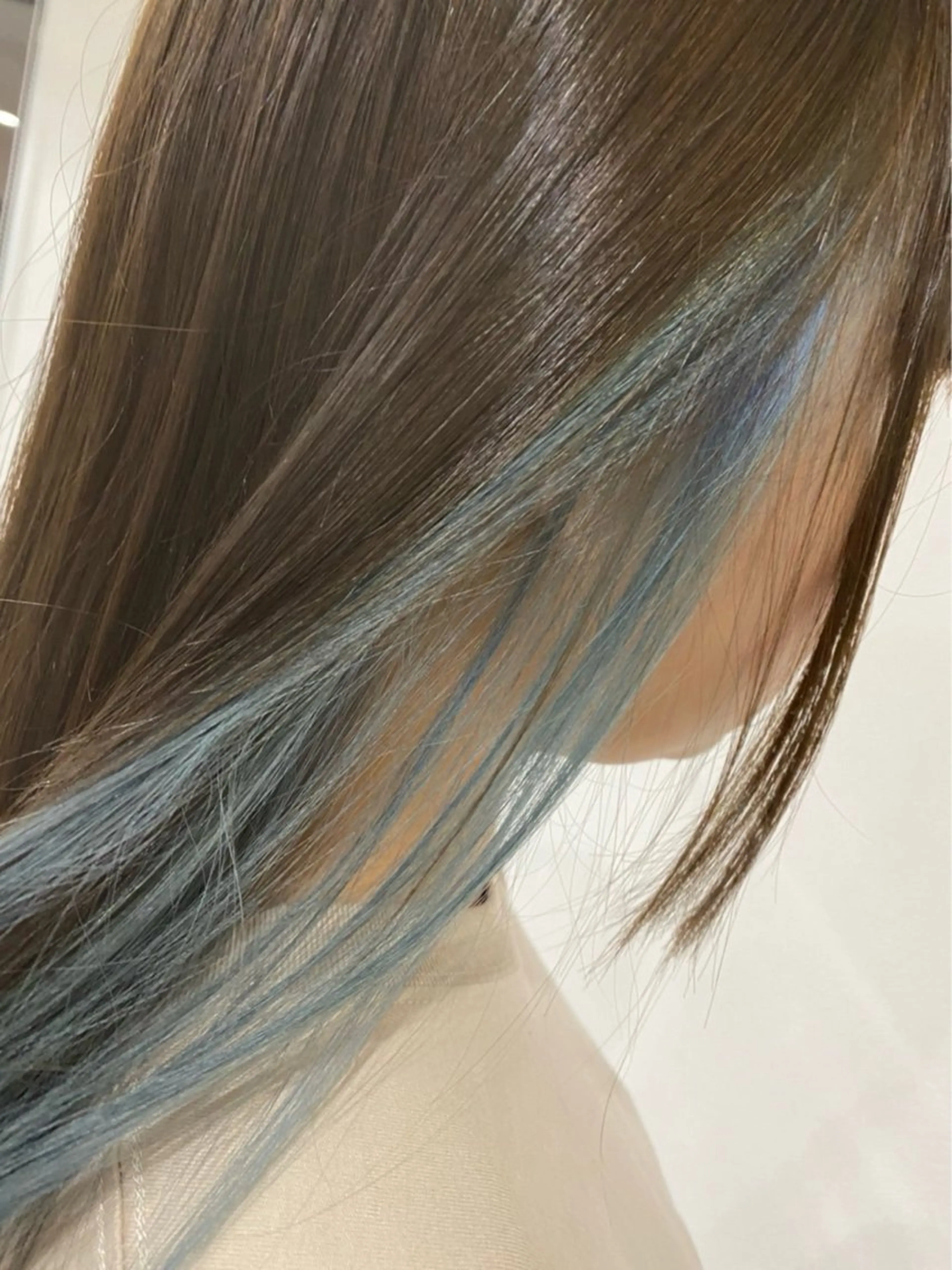 ロング カラー 東村 桃花のヘアスタイル