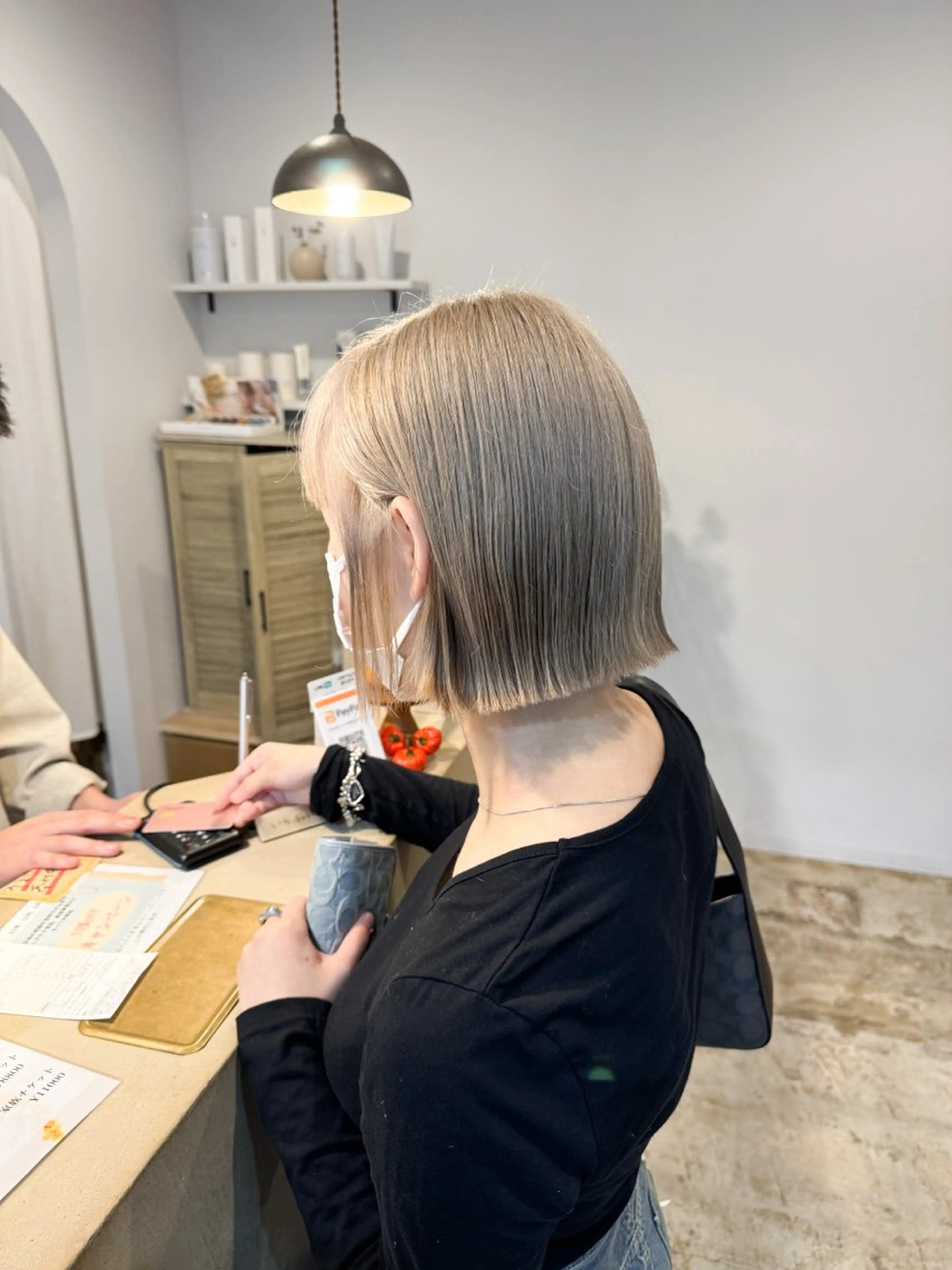 似合わせカット+ブリーチ2回+オンカラー+クイックトリートメント(胸下料金+¥3,500)の写真