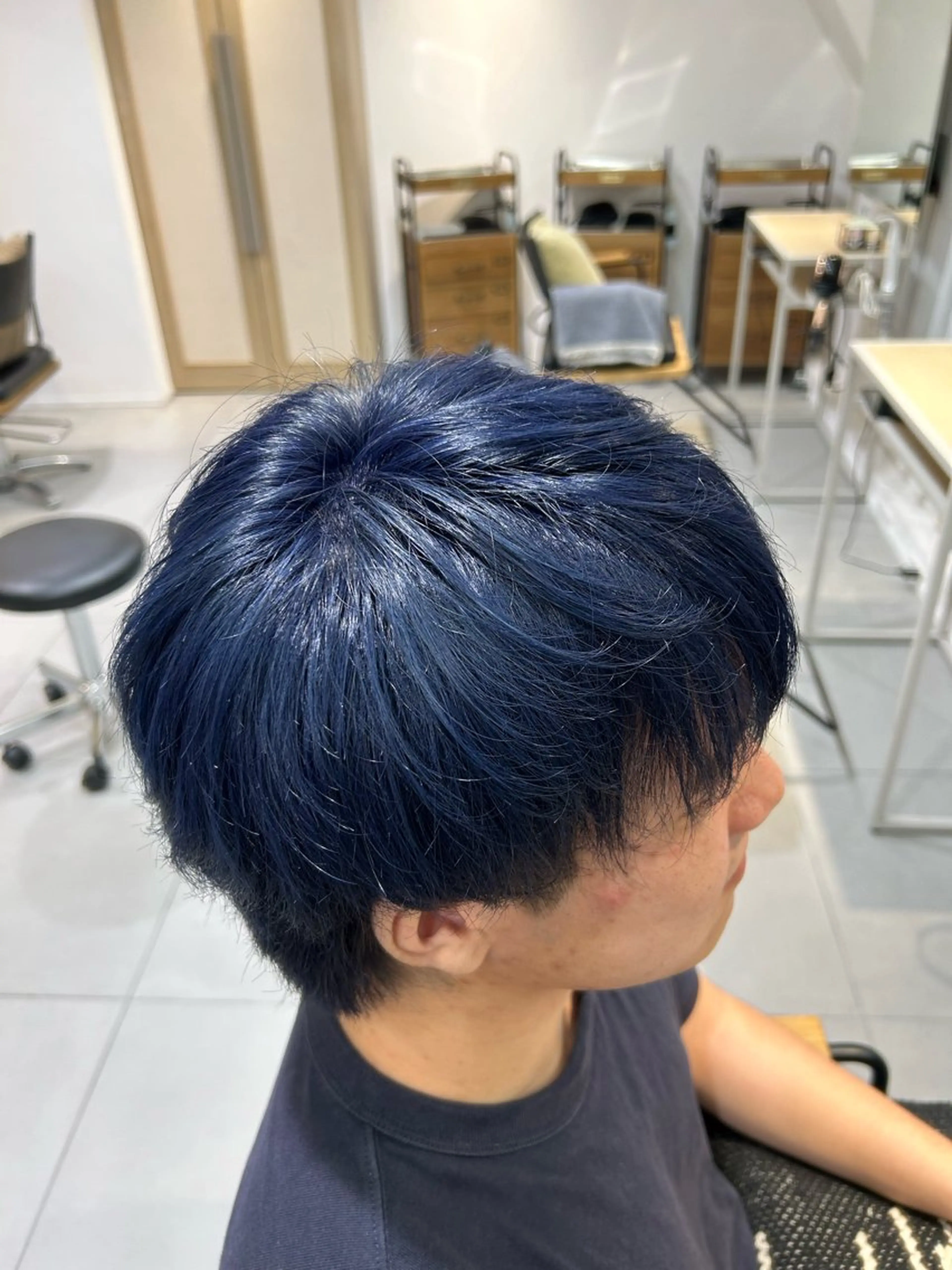 ショート カラー メンズ メンズブリーチ ブリーチ ブルーカラー ネイビーカラー カット ヘアカラー トリートメント 池袋/レイヤー/ 顔まわり/taigaのヘアスタイル