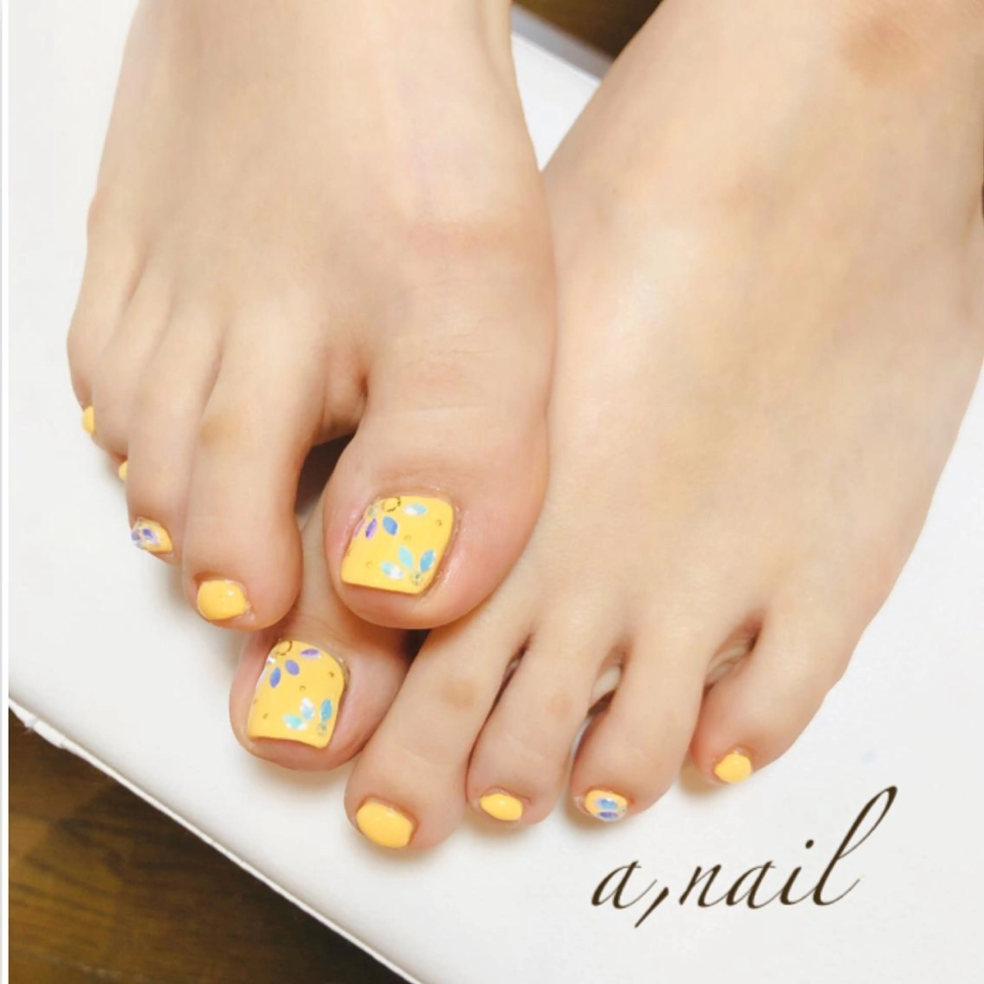 ネイル オーロラネイル クリアネイル フットネイル ジェルネイル グラデーション フットネイル ネイルサロン エーネイルのネイルデザイン