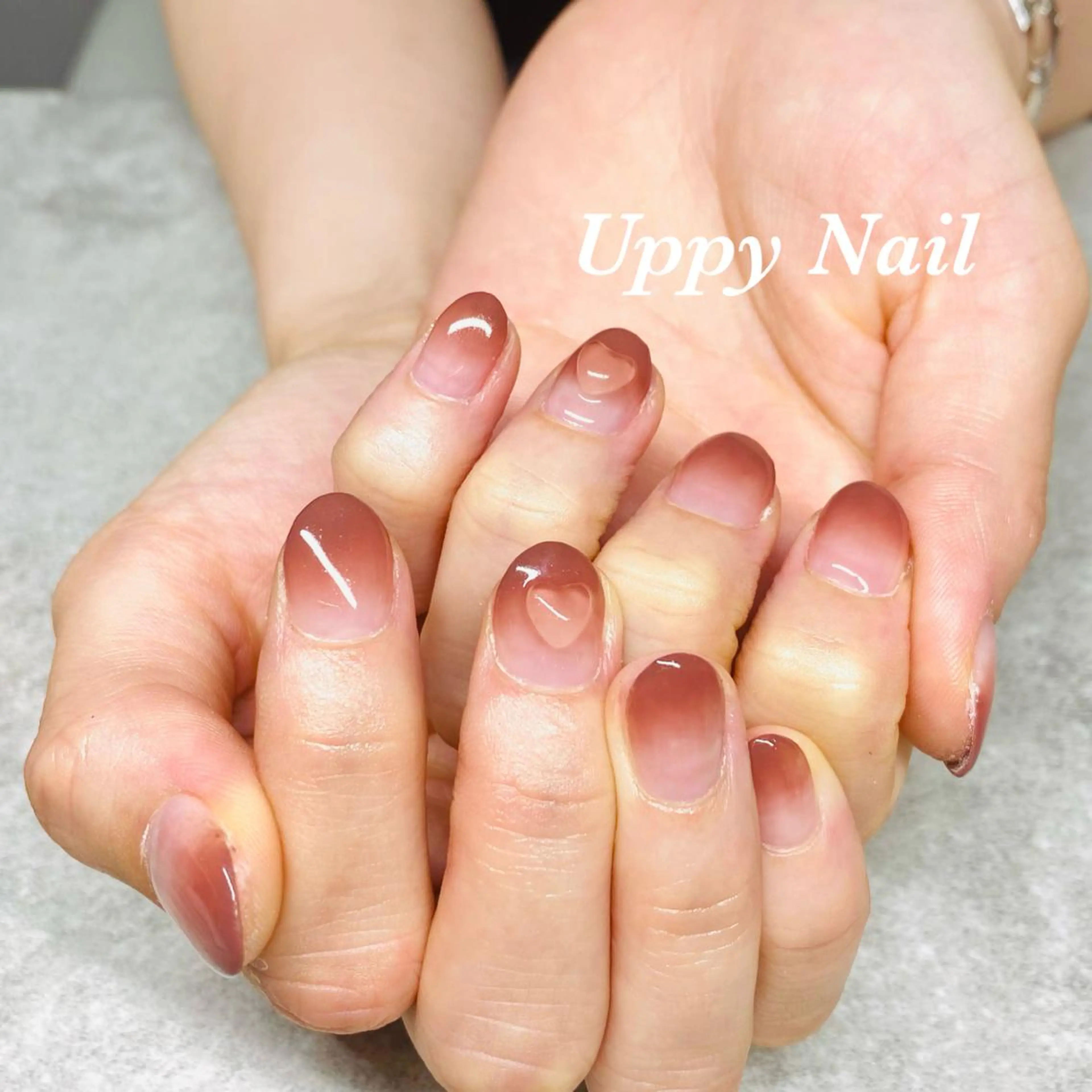 ネイル ブラウン グラデーション 赤色 ハンドネイル Uppy Nail ukyoのネイルデザイン