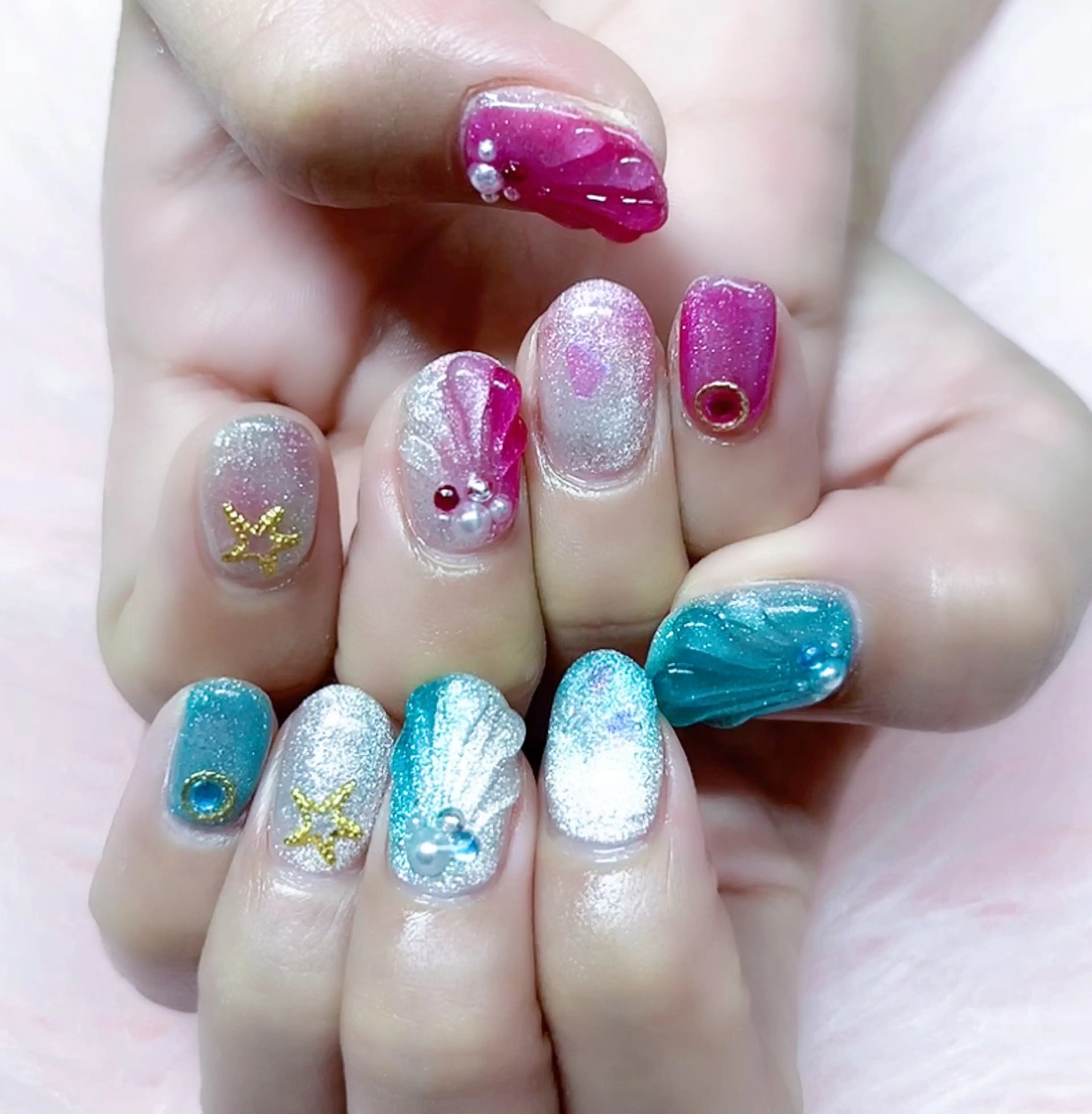 ネイル ハンドネイル MoonNail ユリ🌸のネイルデザイン