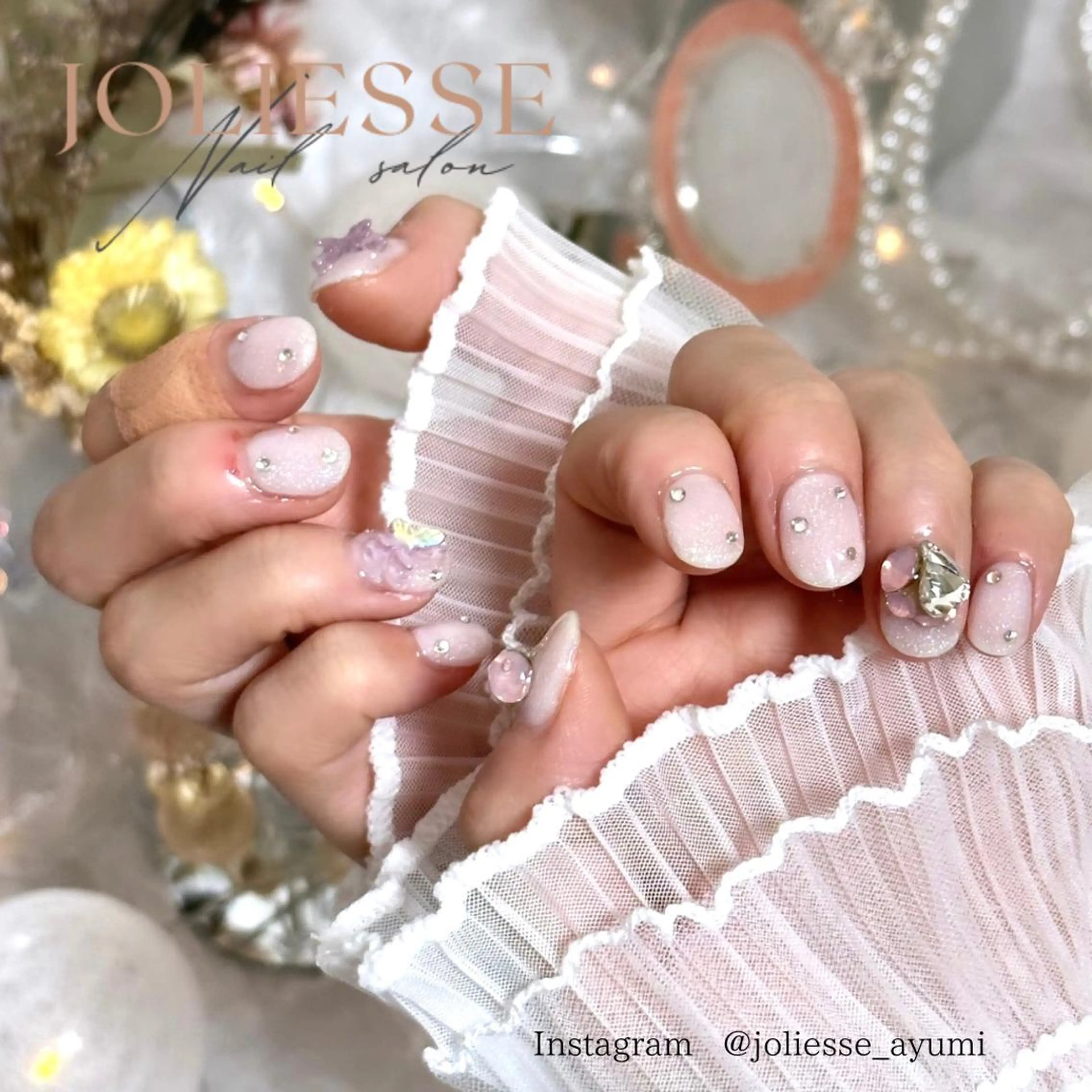 ネイル クリアネイル キラキラネイル ストーンネイル ホワイト ハンドネイル JOLIESSE Ayumiのネイルデザイン