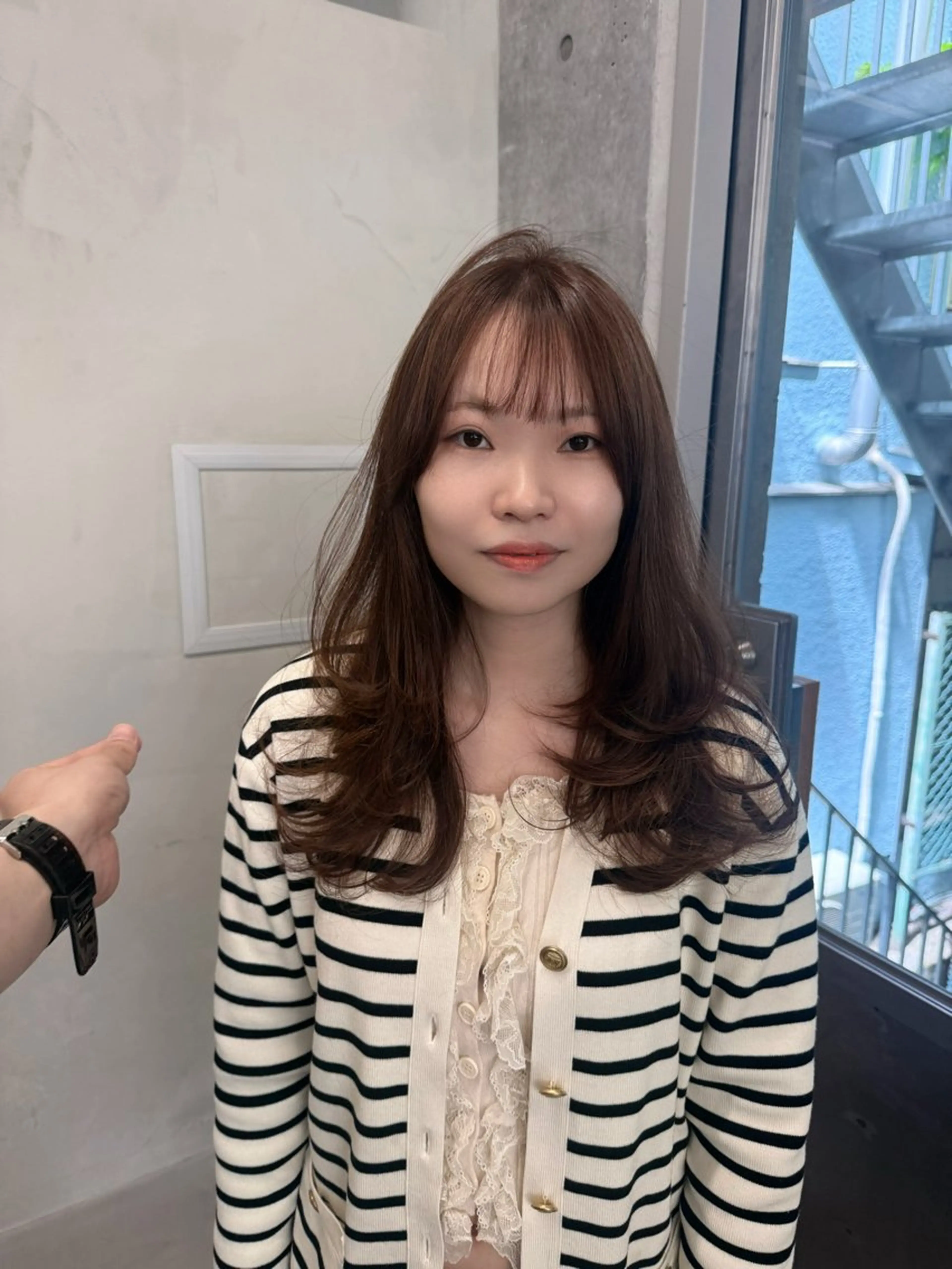 ロング カラー ロングレイヤー アッシュ ベージュカラー ブリーチ 透明感カラー カット ヘアカラー トリートメント 誰より丁寧なカット/ 小林輝/レイヤーのヘアスタイル