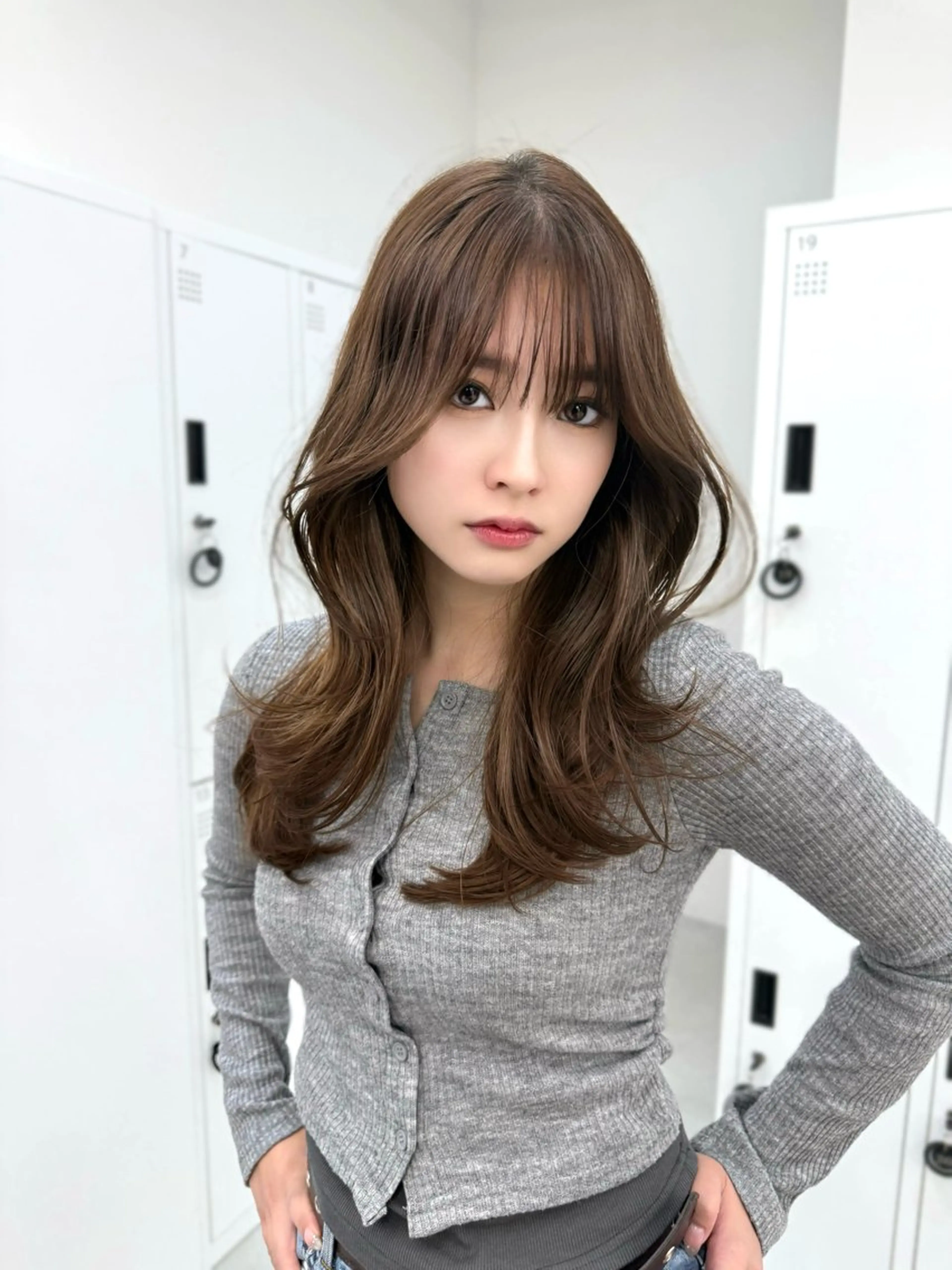 ロング くびれヘア 韓国風ヘア レイヤーカット 似合わせカットが 得意な美容師のヘアスタイル