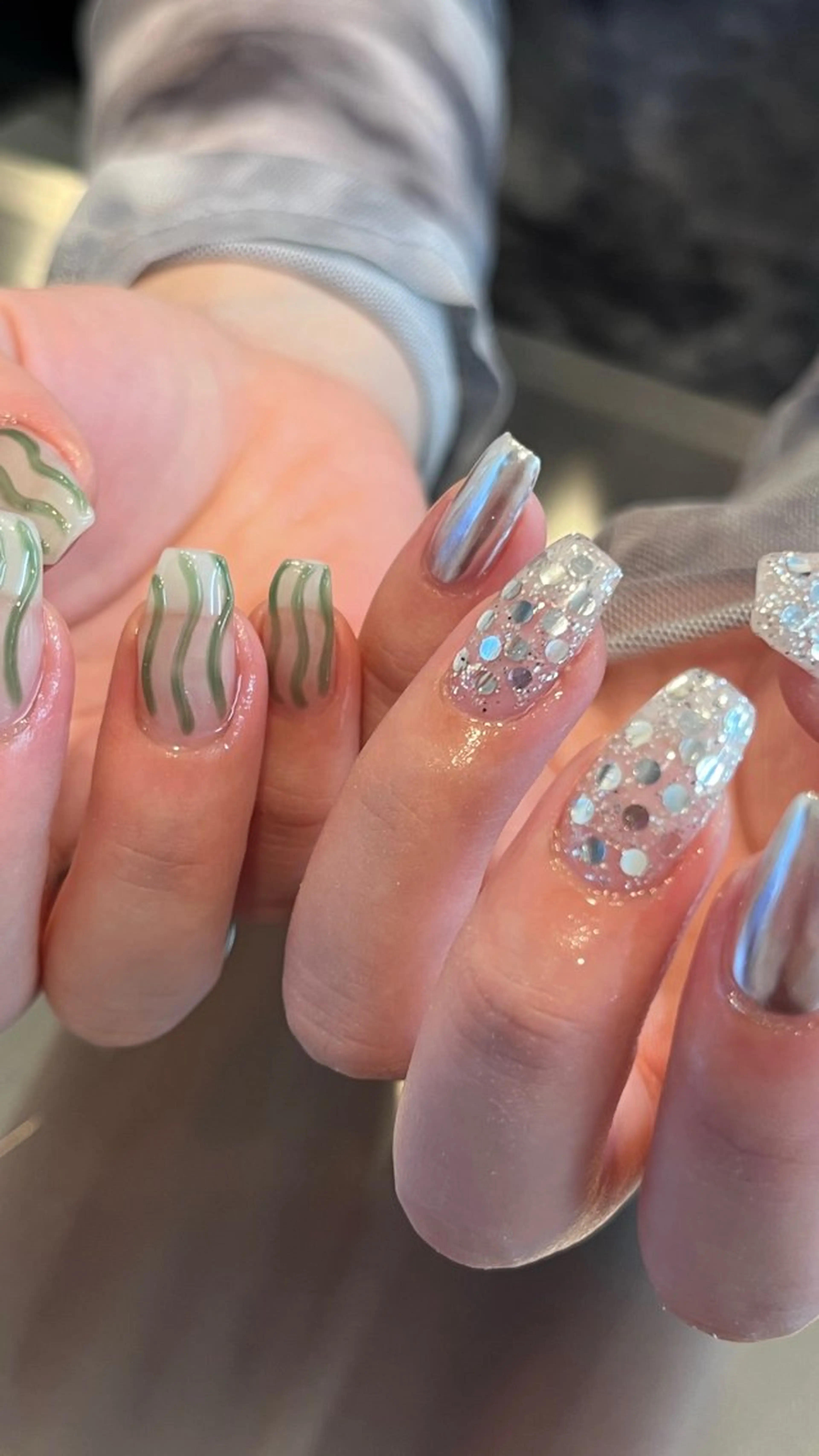 ミディアム mute. amiのネイルデザイン