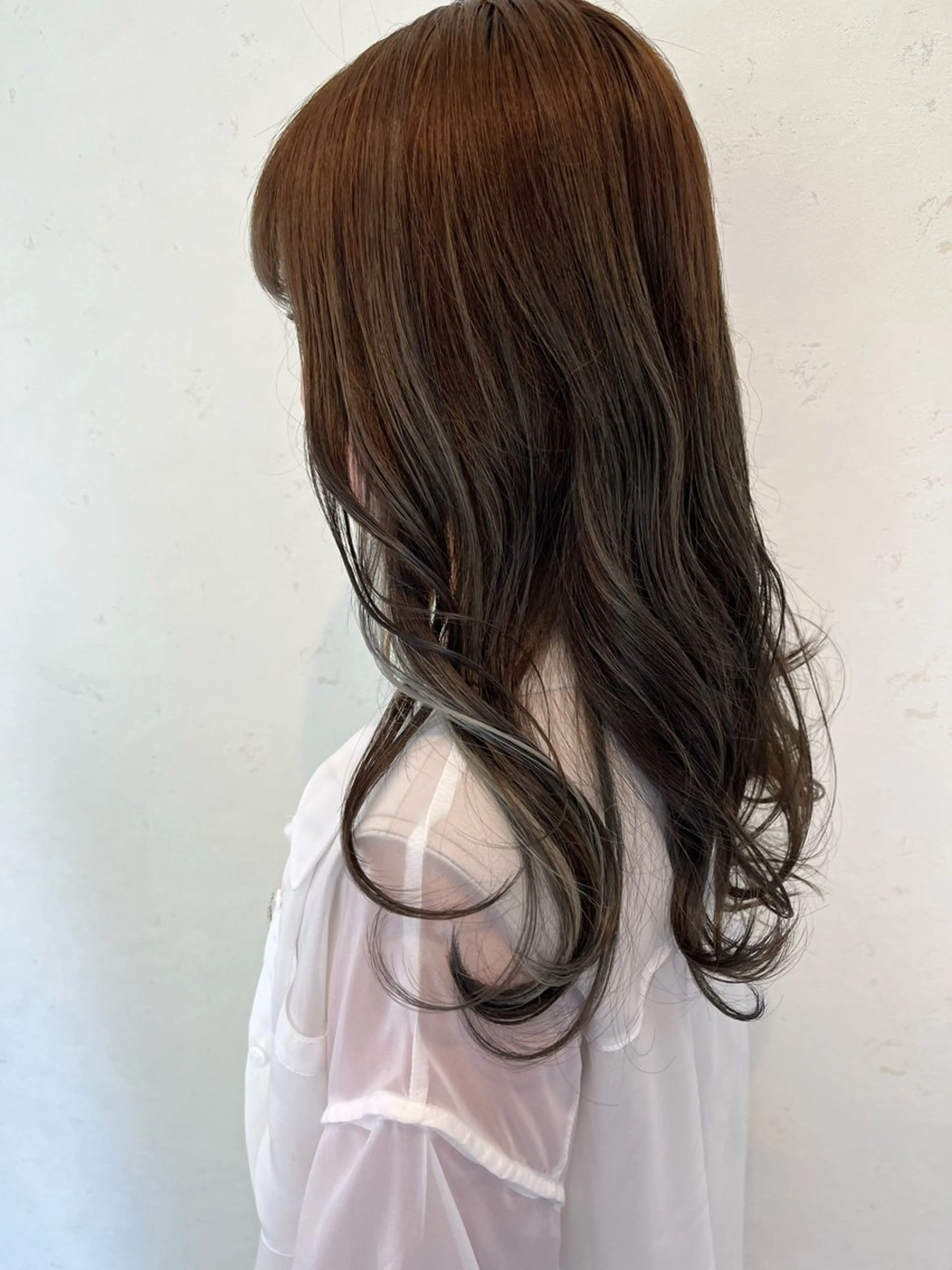 ロング カラー 伊藤 さやかのヘアスタイル