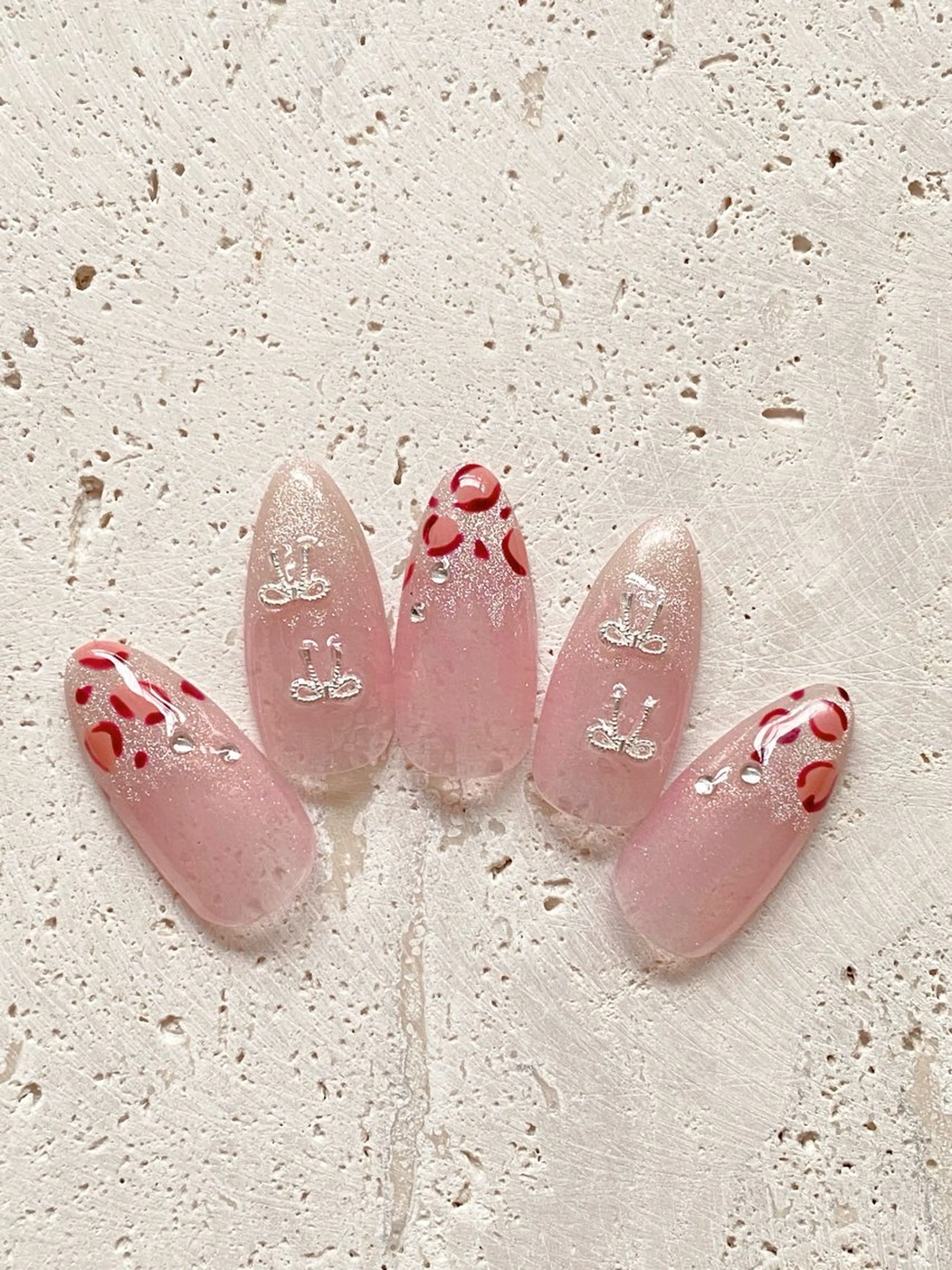 ネイル ジェルネイル ラメ(グリッター) マグネットネイル ニュアンスネイル ピンク ハンドネイル iro+ nailのネイルデザイン