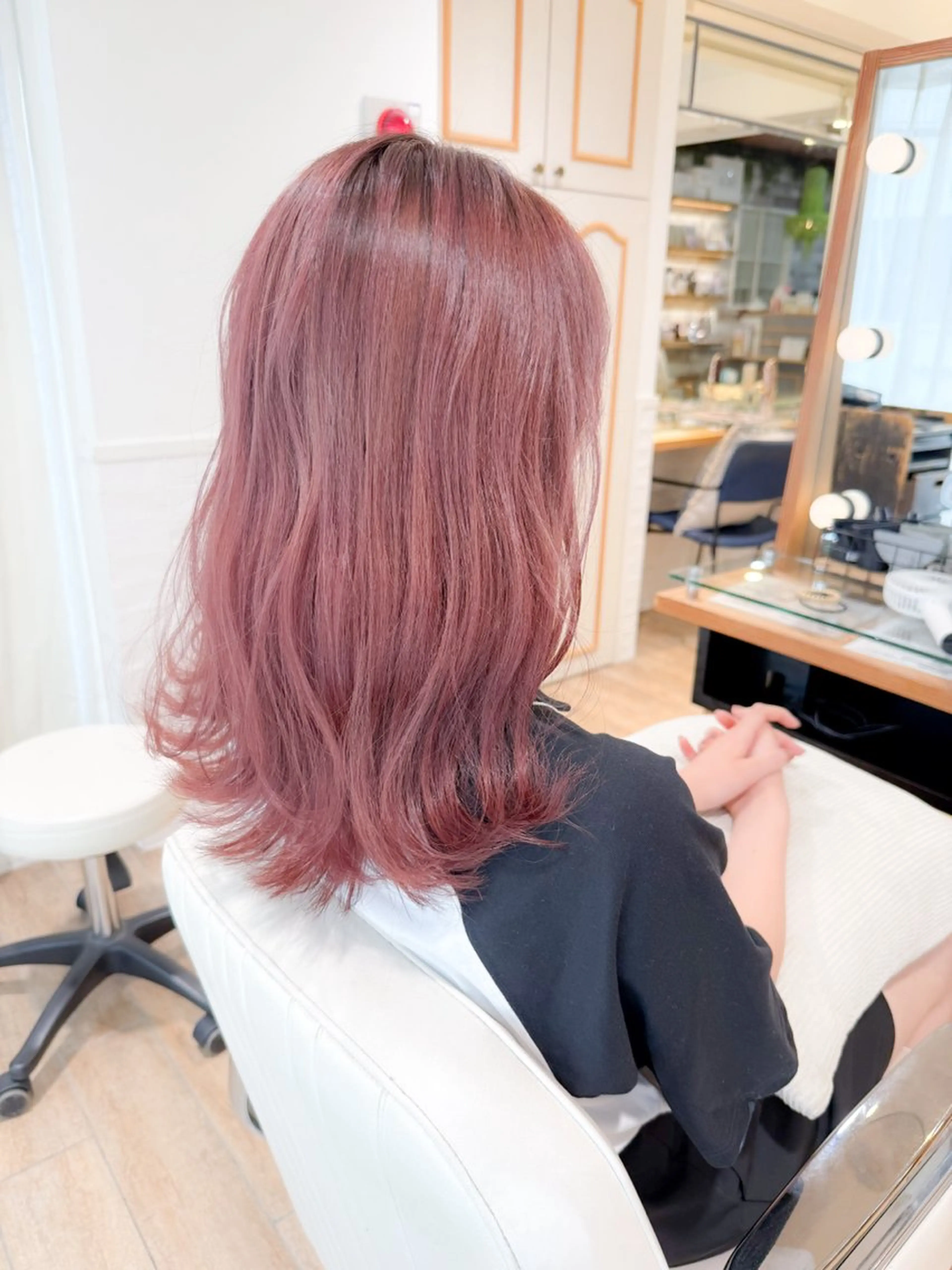 セミロング カラー ハイトーンカラー ラベンダーカラー ラベンダーピンク ピンクカラー ヘアカラー ✨カラー支持No.1 🧸ワキ カナコ🧸のヘアスタイル